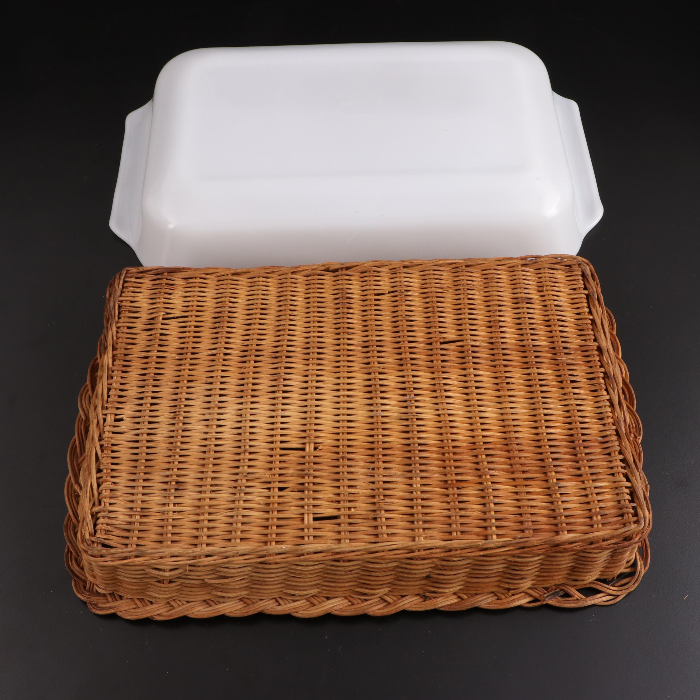 Pyrex Casseroles and Cradles with Refrigerator Set Covered Dishes