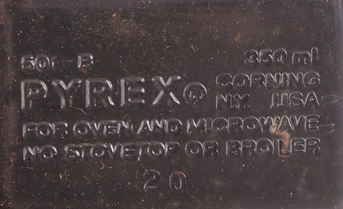 Pyrex Casseroles and Cradles with Refrigerator Set Covered Dishes