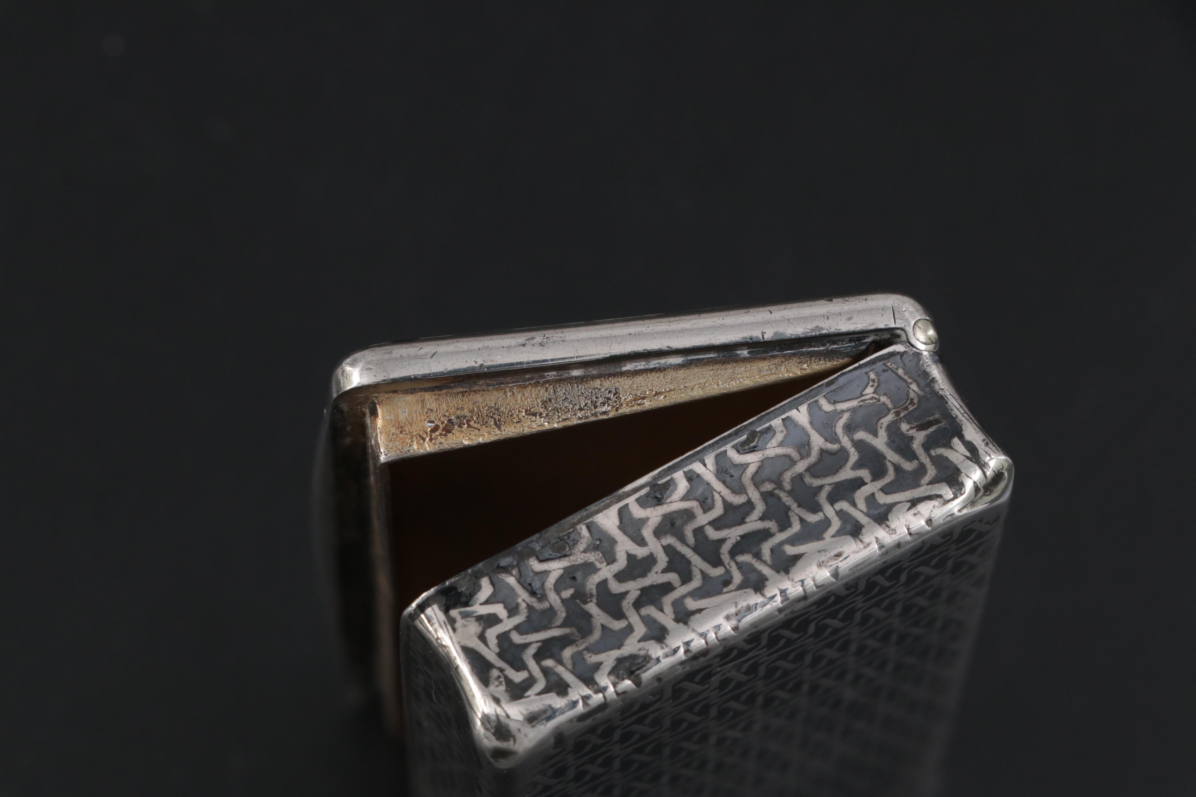 French 800 Silver Niello Putti Motif Snuff Box, 19th Century