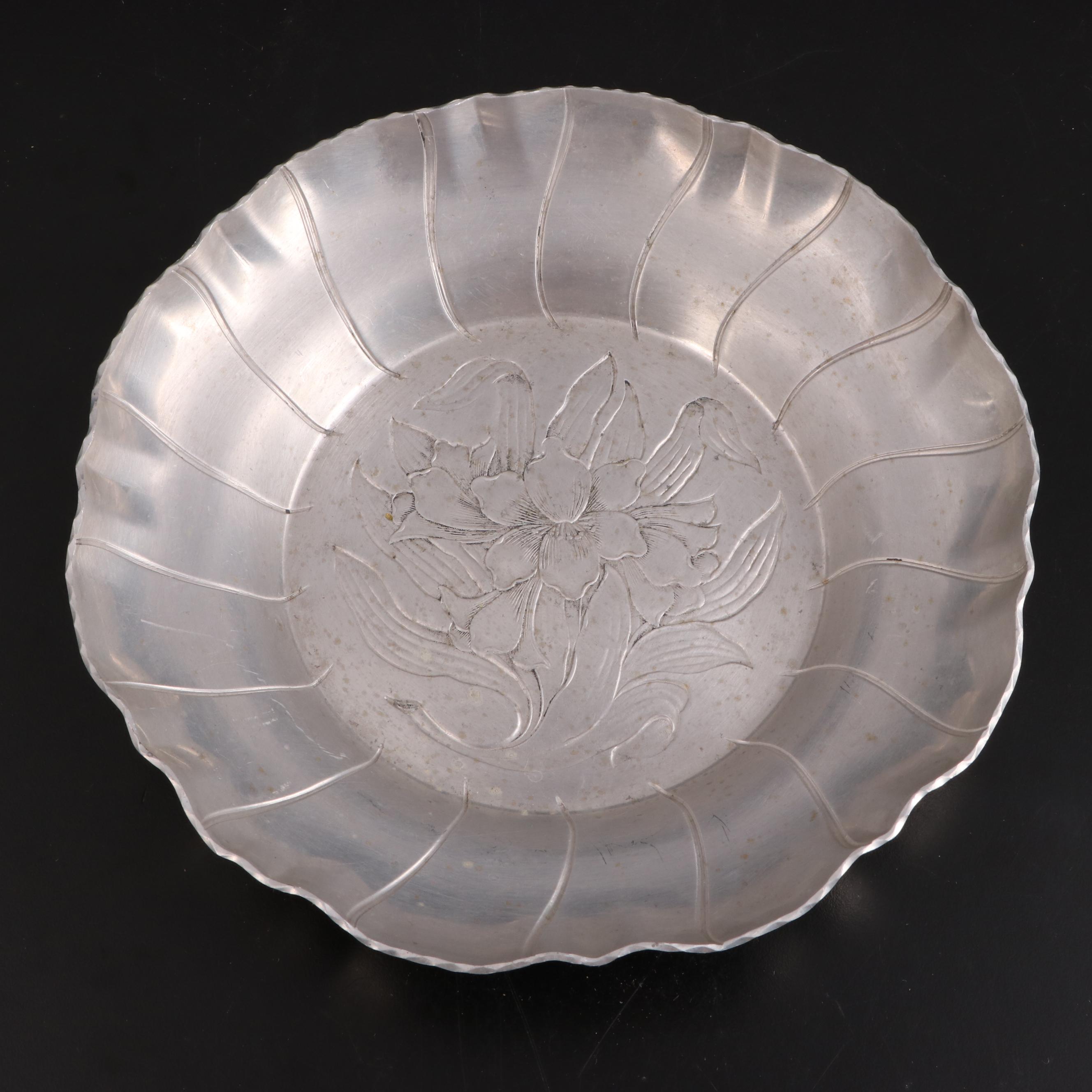 Buenilum Covered Serving Dish with Hammered Aluminum and Other Tableware