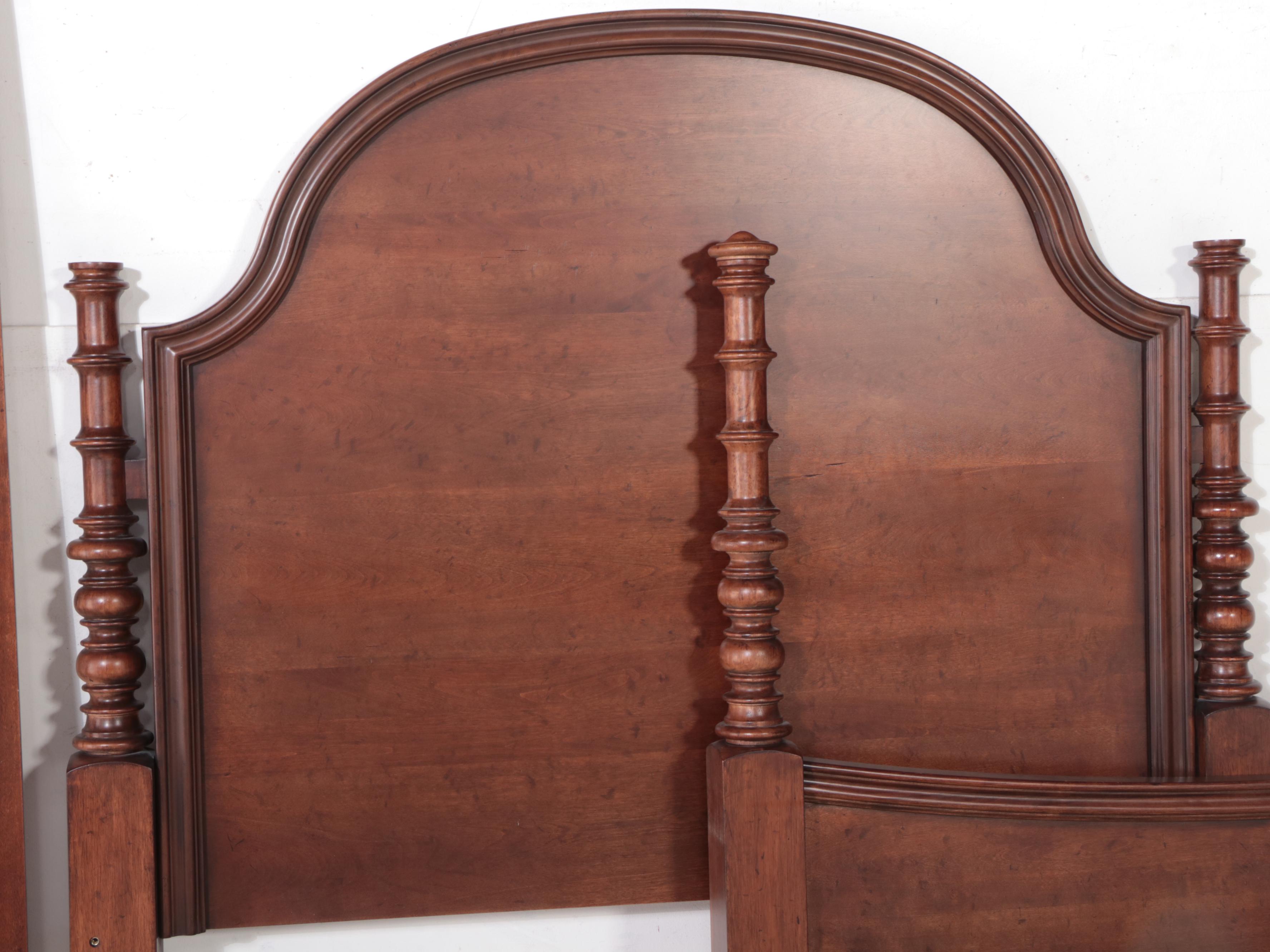 Paula Deen Home for Universal Furniture "Dogwood-Low Tide" Queen Size Bed