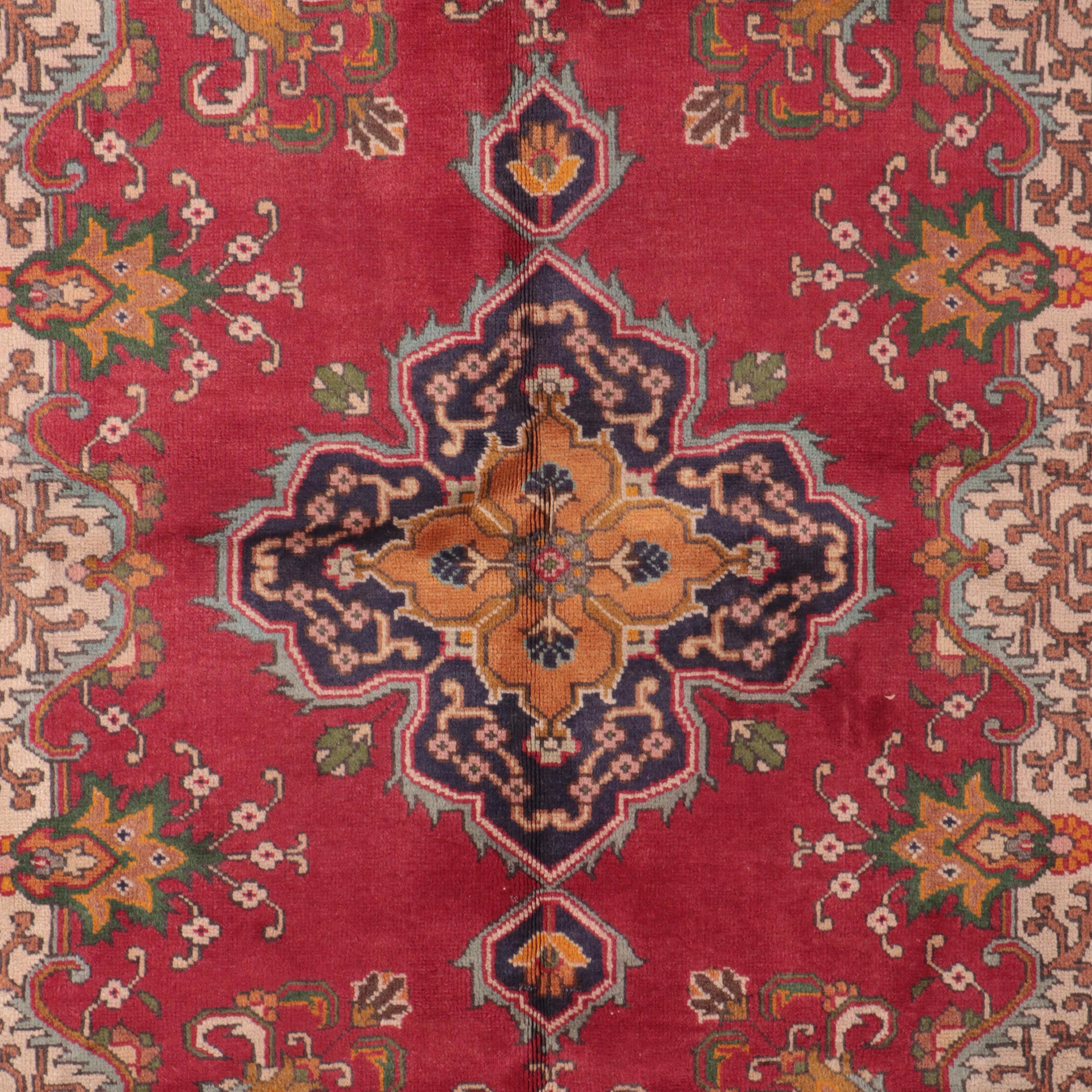 4'7 x 7'5 Hand-Knotted Persian Qazvin Area Rug