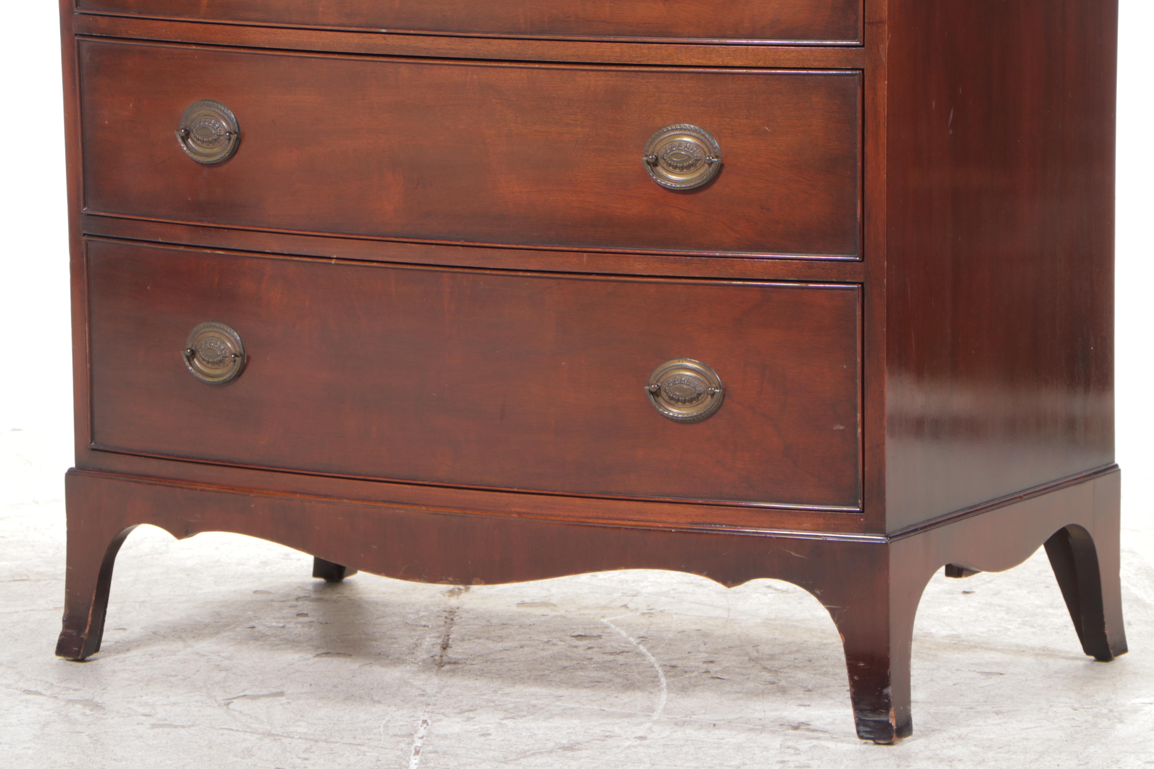 Kindel Federal Style Mahogany Seven-Drawer Bowfront Chest