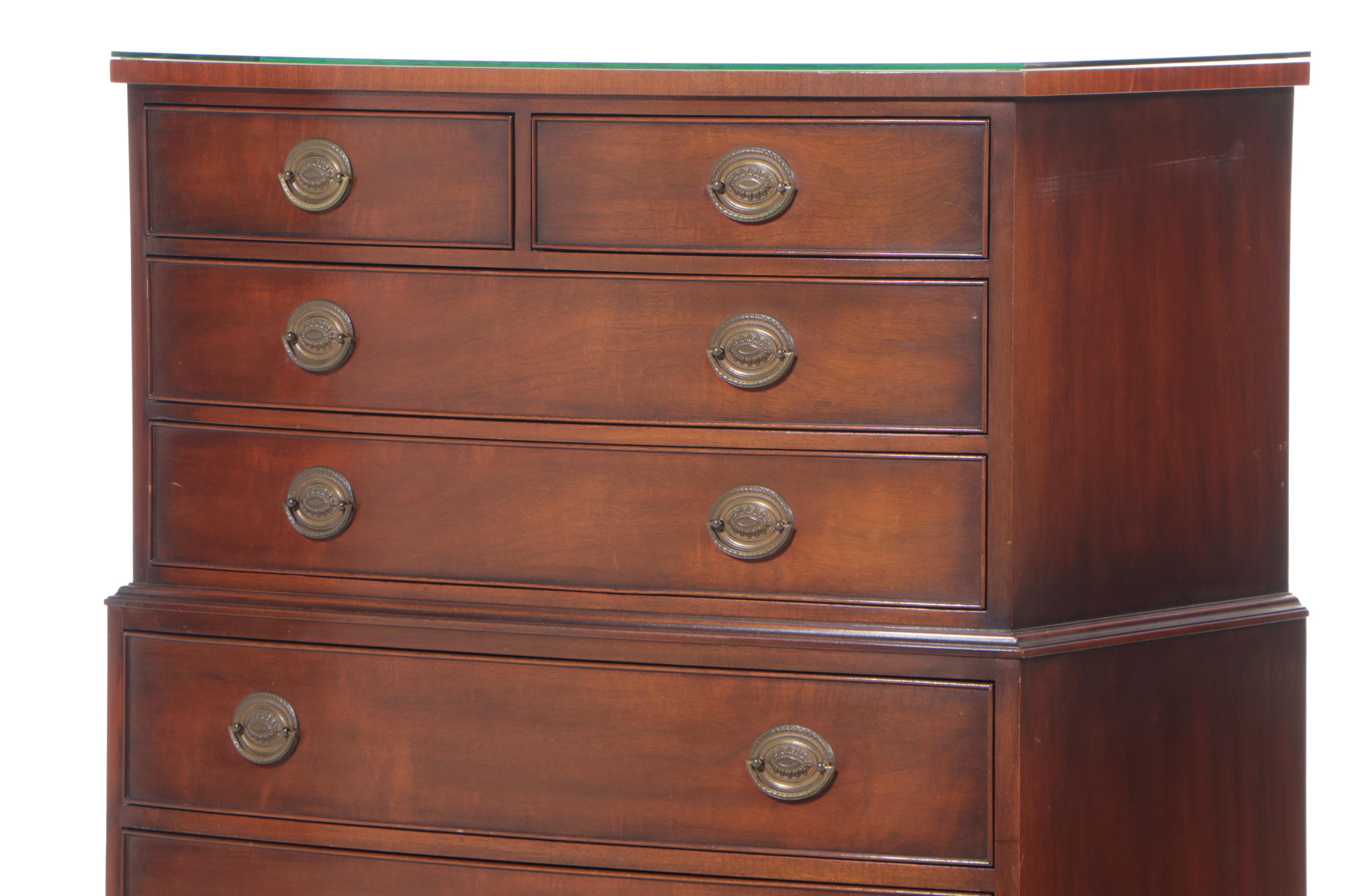 Kindel Federal Style Mahogany Seven-Drawer Bowfront Chest