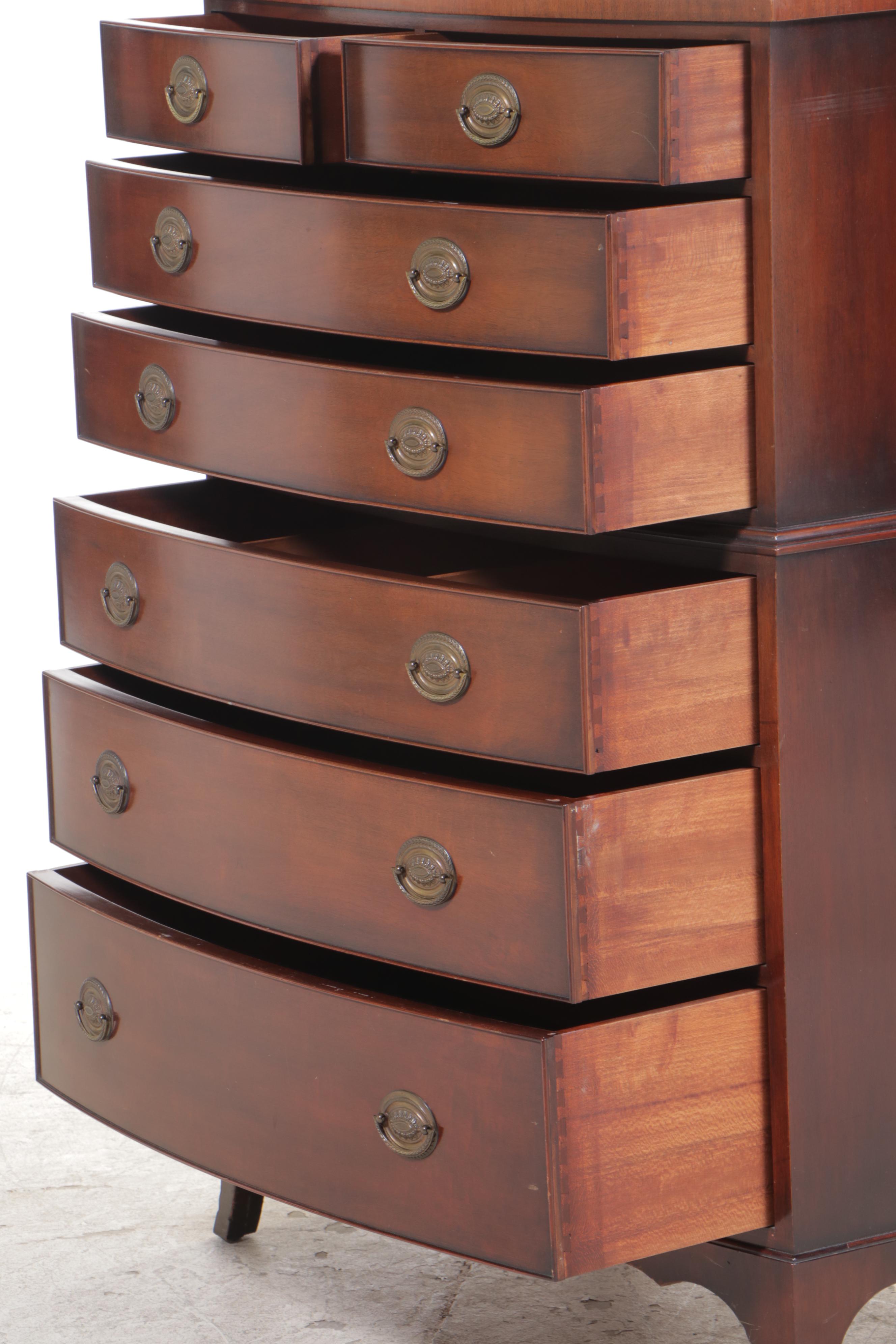 Kindel Federal Style Mahogany Seven-Drawer Bowfront Chest