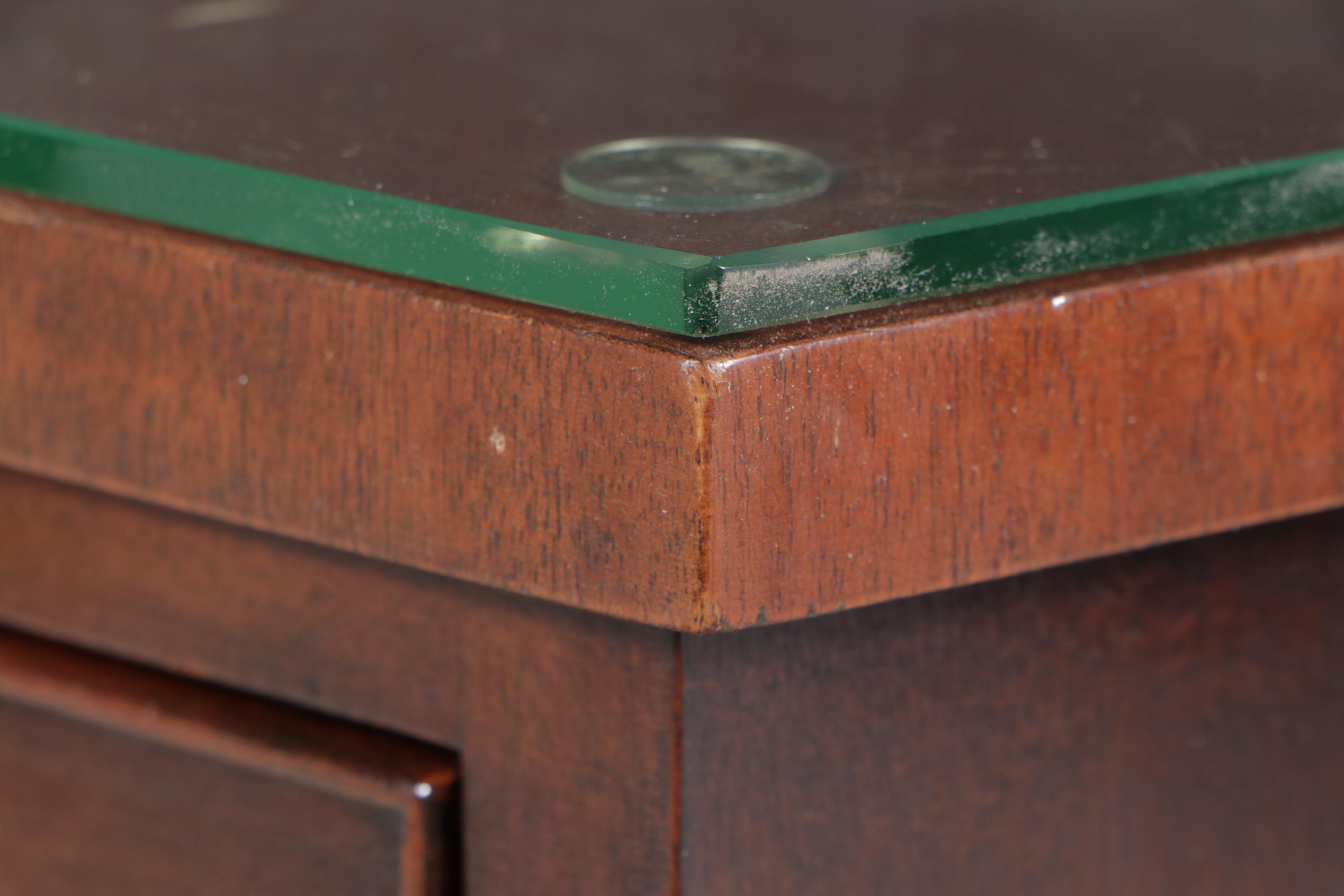 Kindel Federal Style Mahogany Seven-Drawer Bowfront Chest