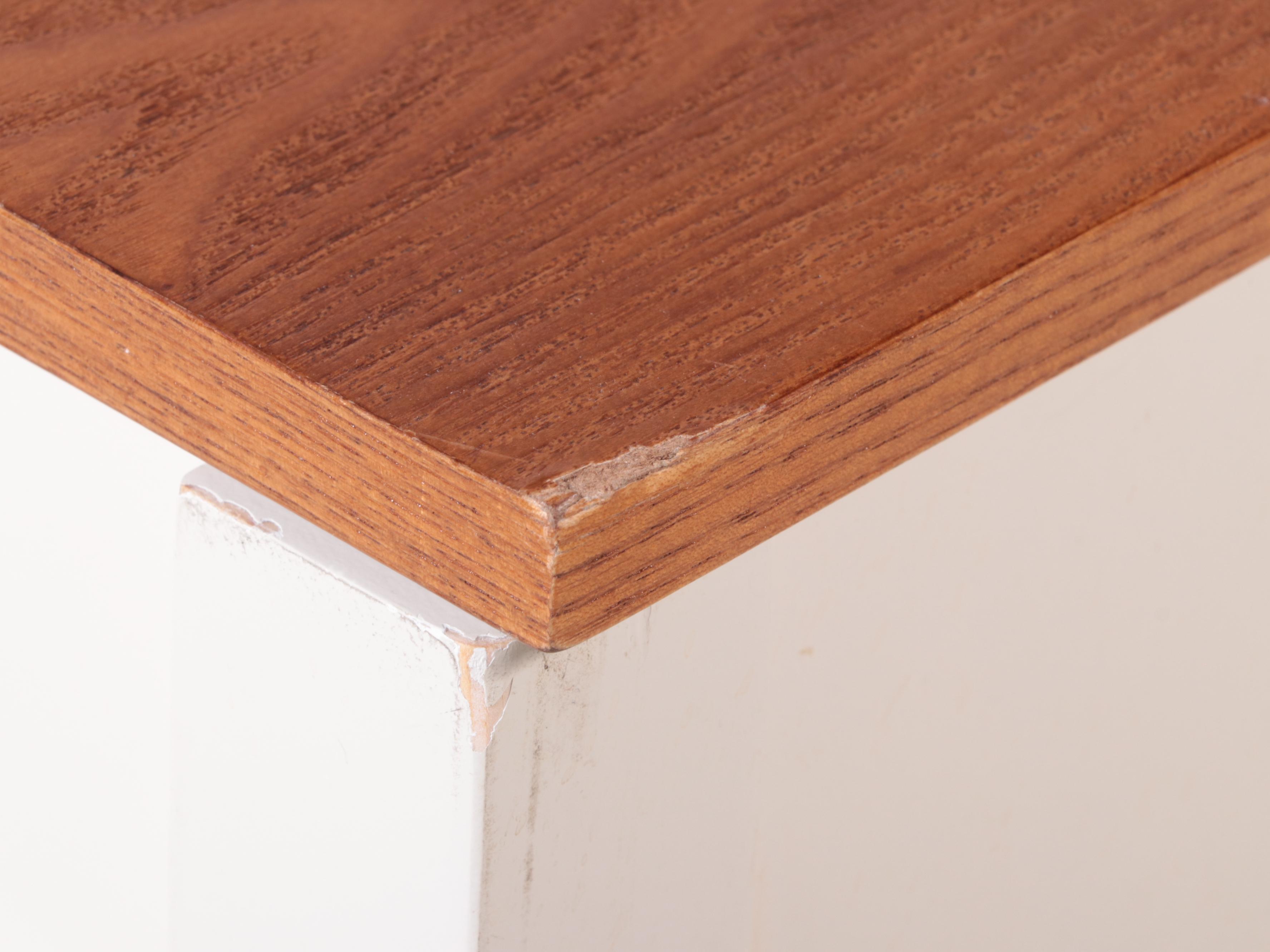 Farmhouse Style Oak-Veneered and Parcel-Painted Lift-Top Coffee Table