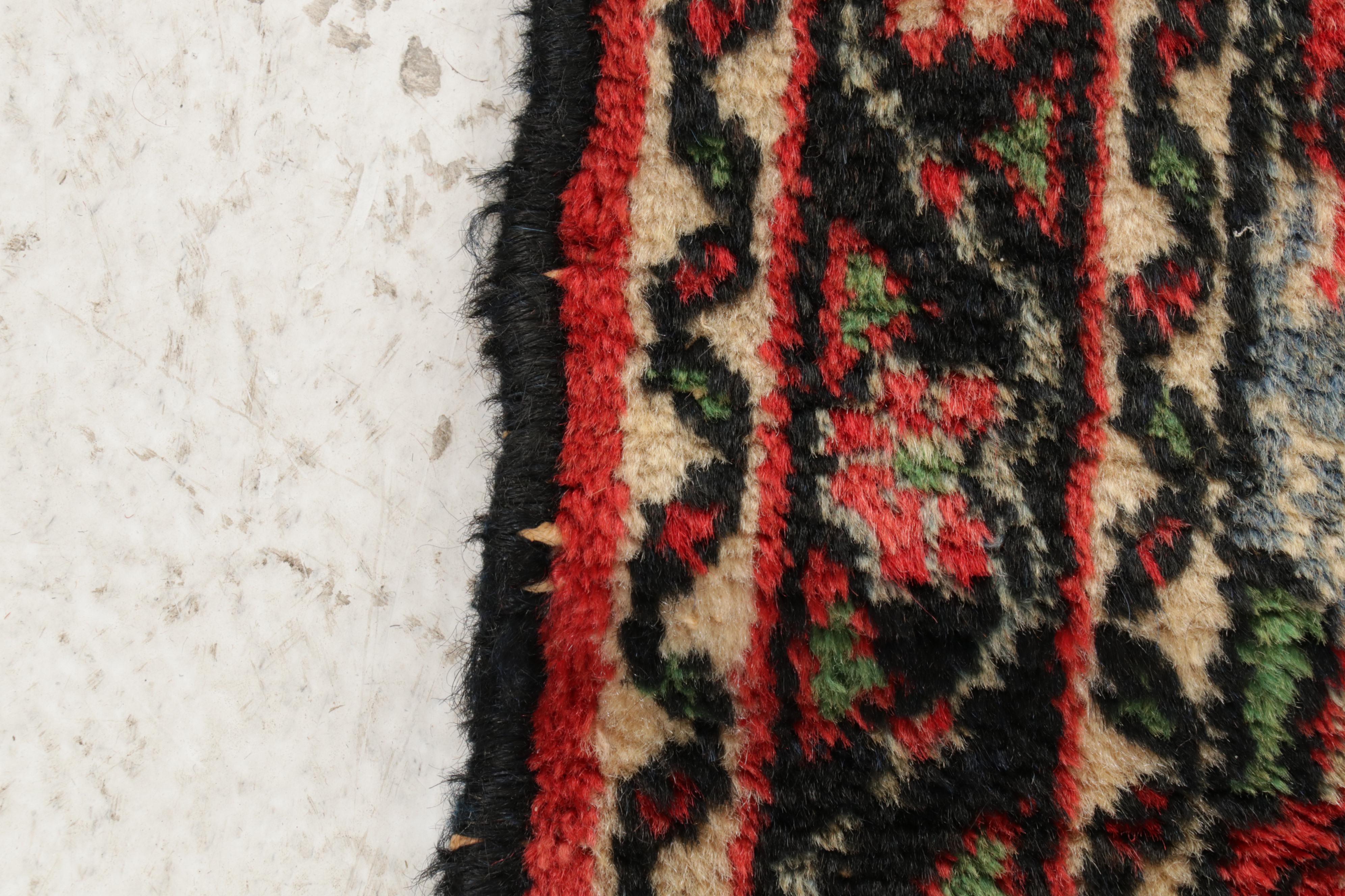 2' x 3'1 Hand-Knotted Persian Dargazine Rug, 1920s