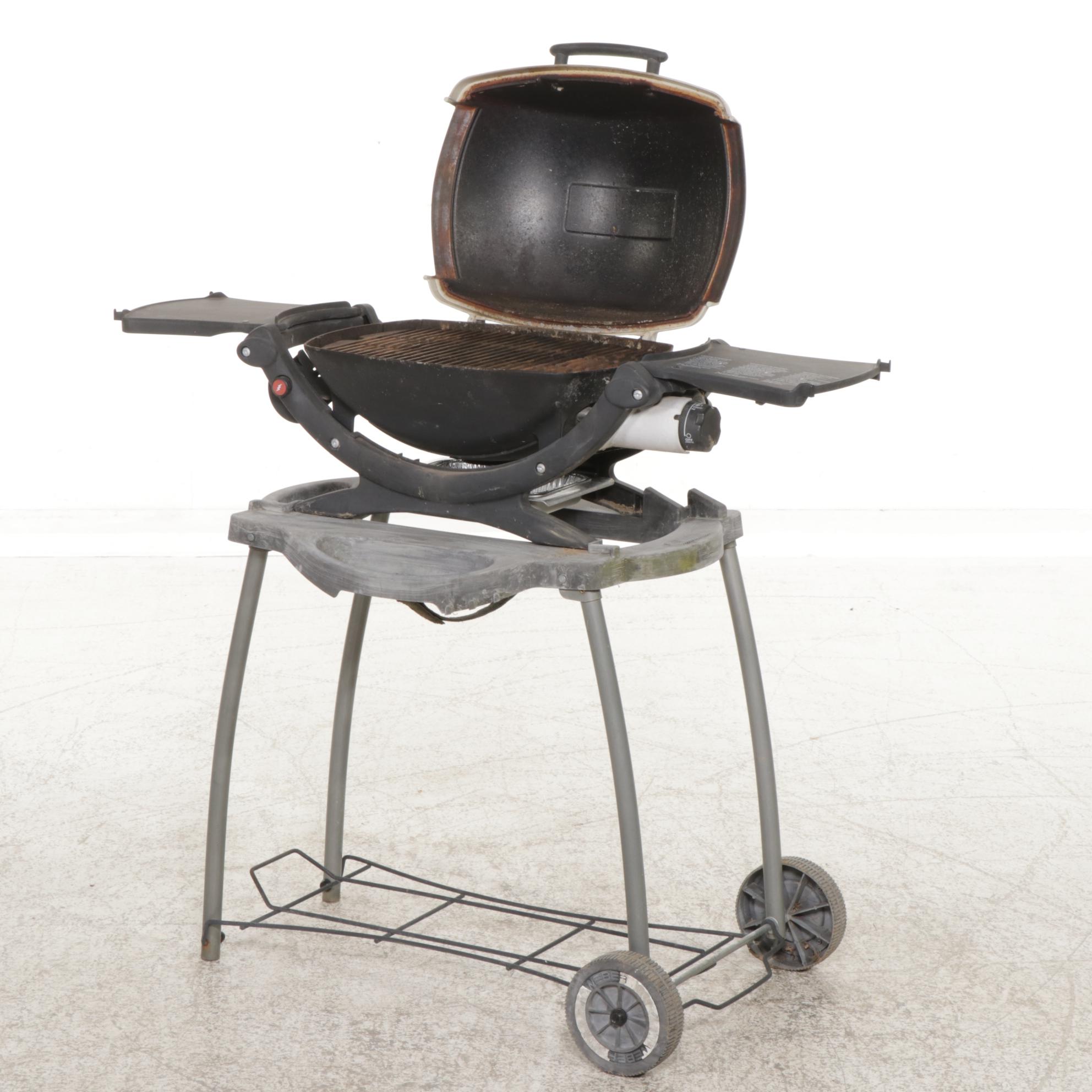 Weber Q120 Liquid Propane Portable Grill on Stand