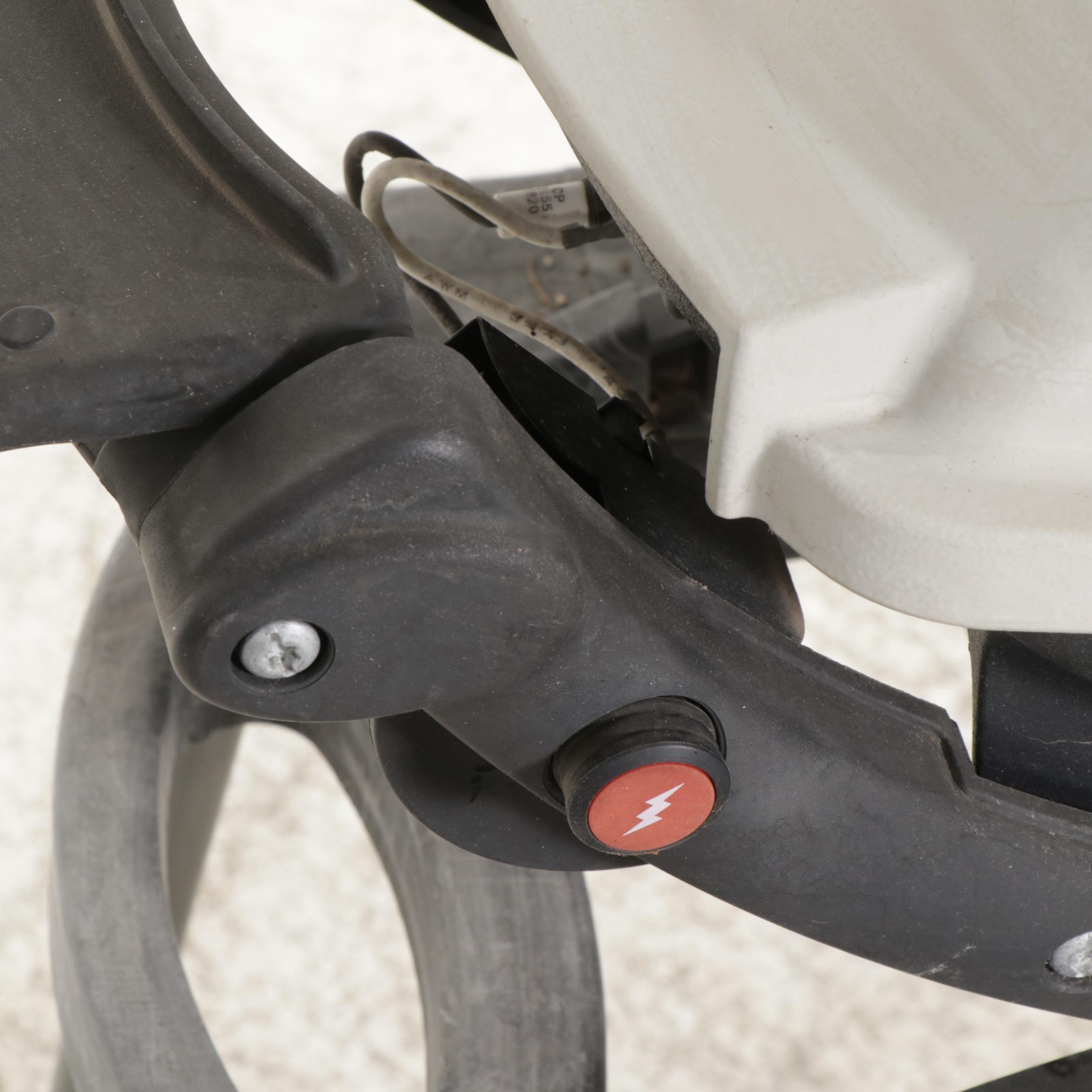 Weber Q120 Liquid Propane Portable Grill on Stand