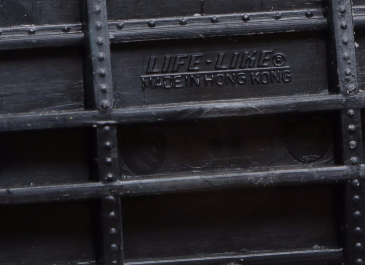 Tyco and Life-Like HO Model Electric Train Locomotive, Tracks, Cars and More