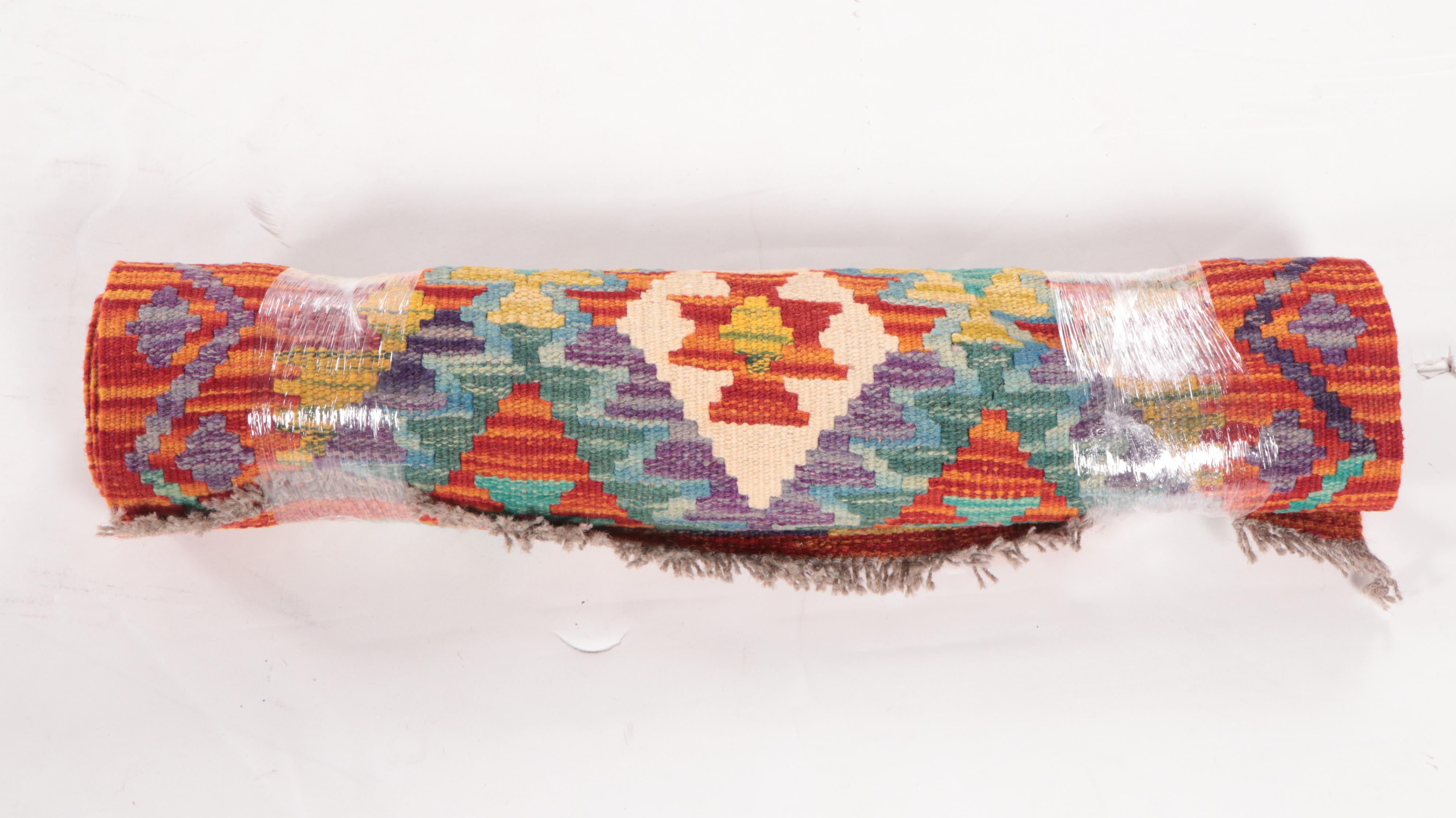 1'11 x 6'9 Handwoven Pakistani Kilim Carpet Runner