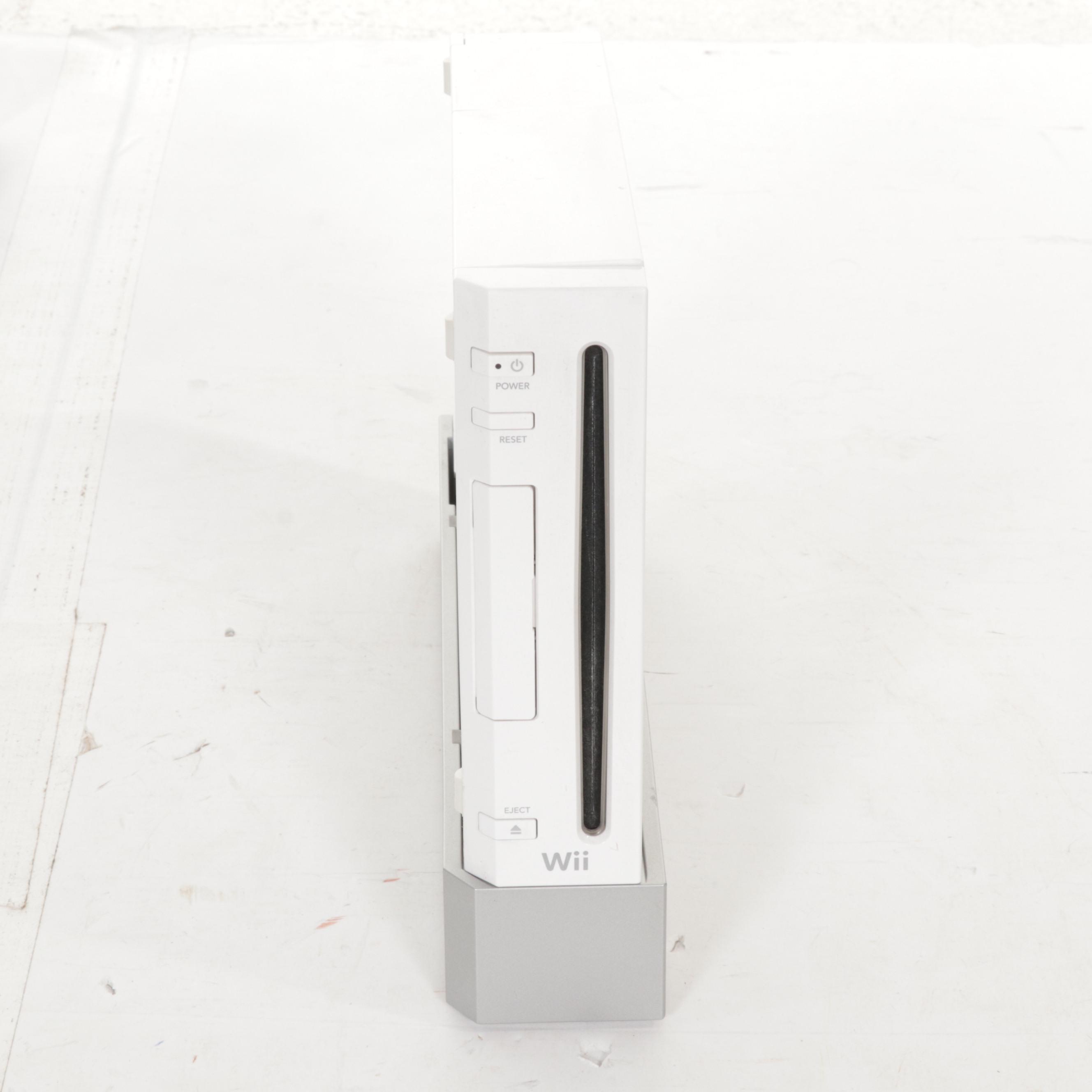 Nintendo 64, Super Nintendo, Wii RVL-001 With Games and Accessories