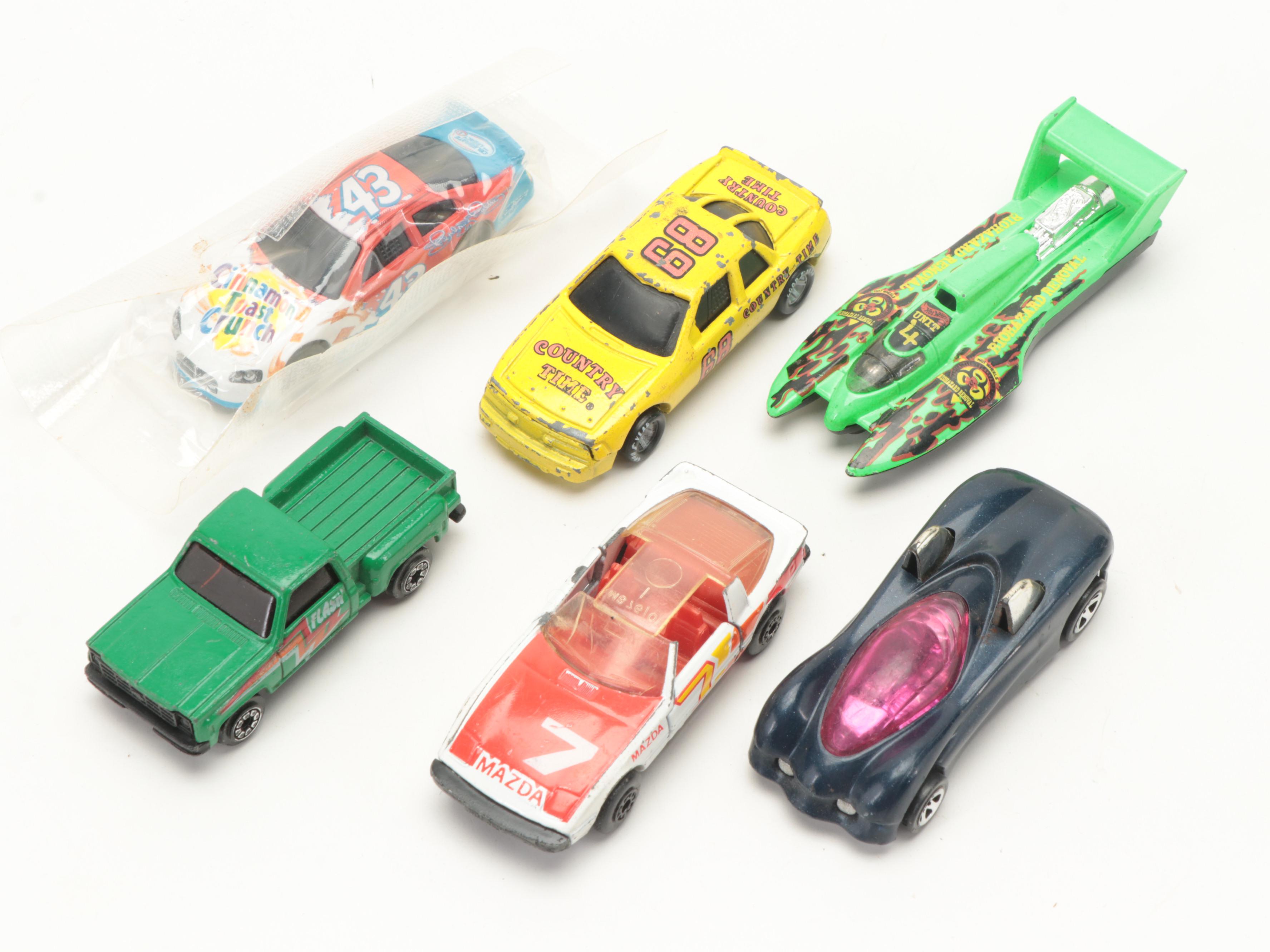 Hot Wheels Pop-n-Play Buildings with Hot Wheel Diecast Cars and Others