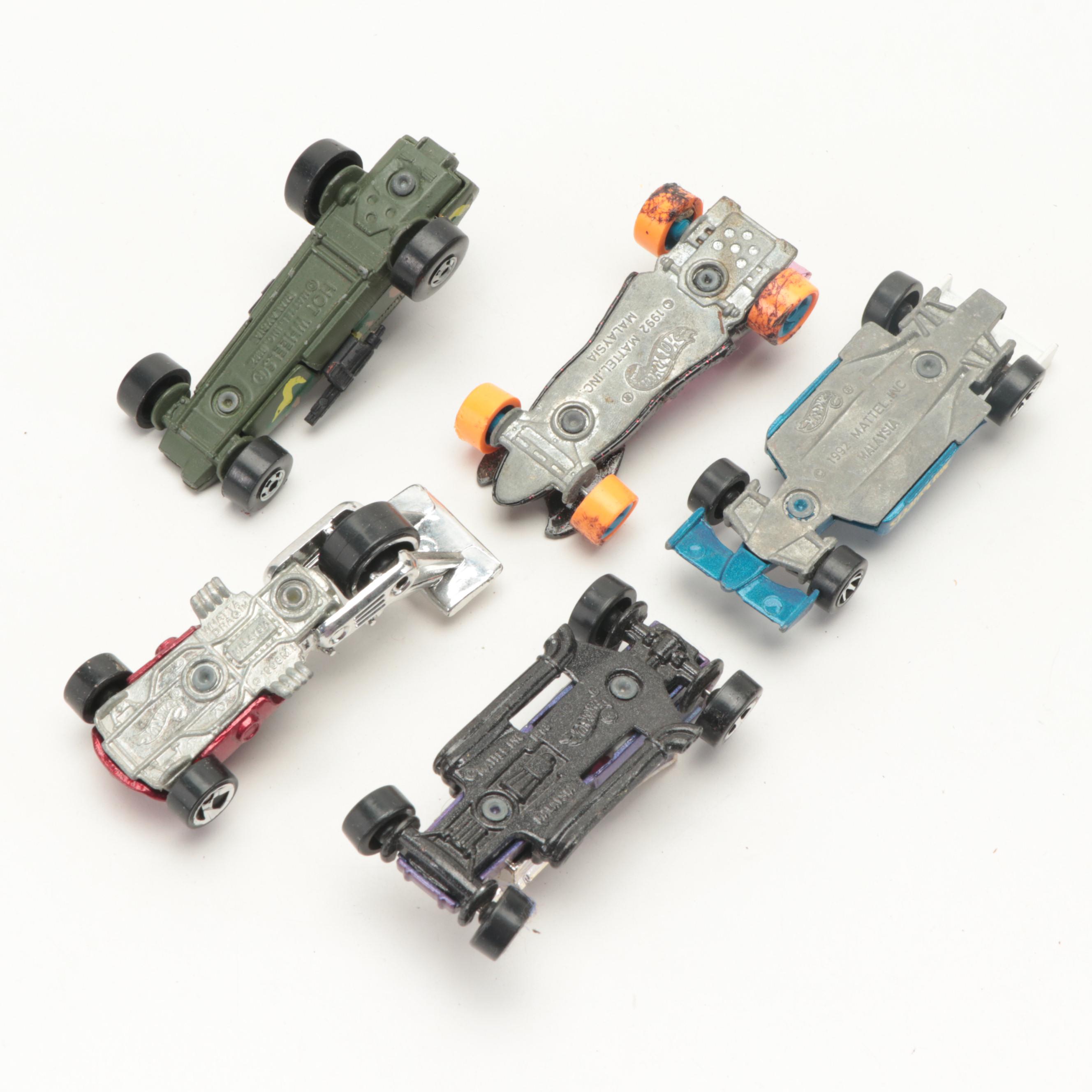 Hot Wheels Pop-n-Play Buildings with Hot Wheel Diecast Cars and Others