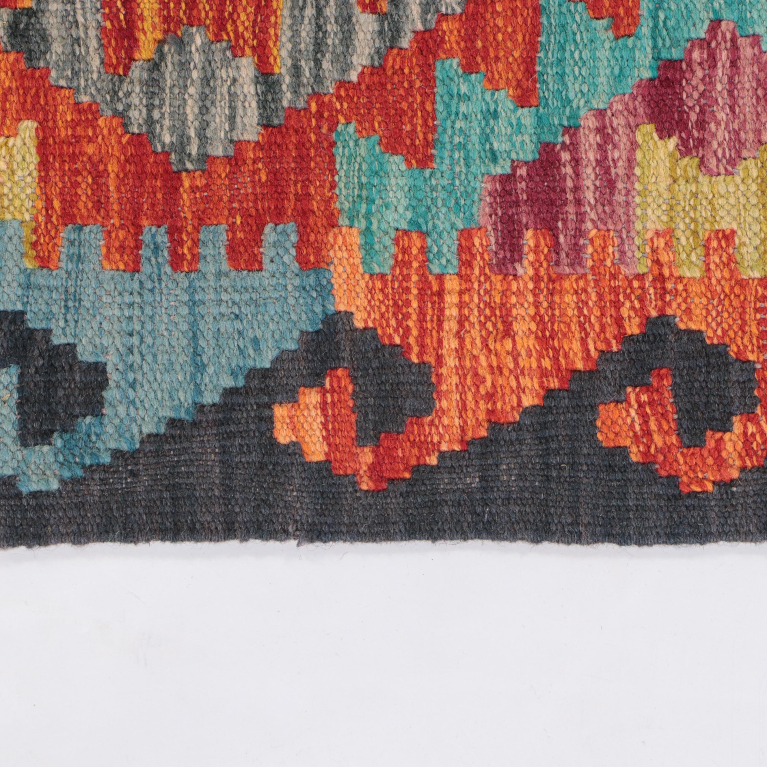 2'8 x  9'8 Handwoven Pakistani Kilim Carpet Runner