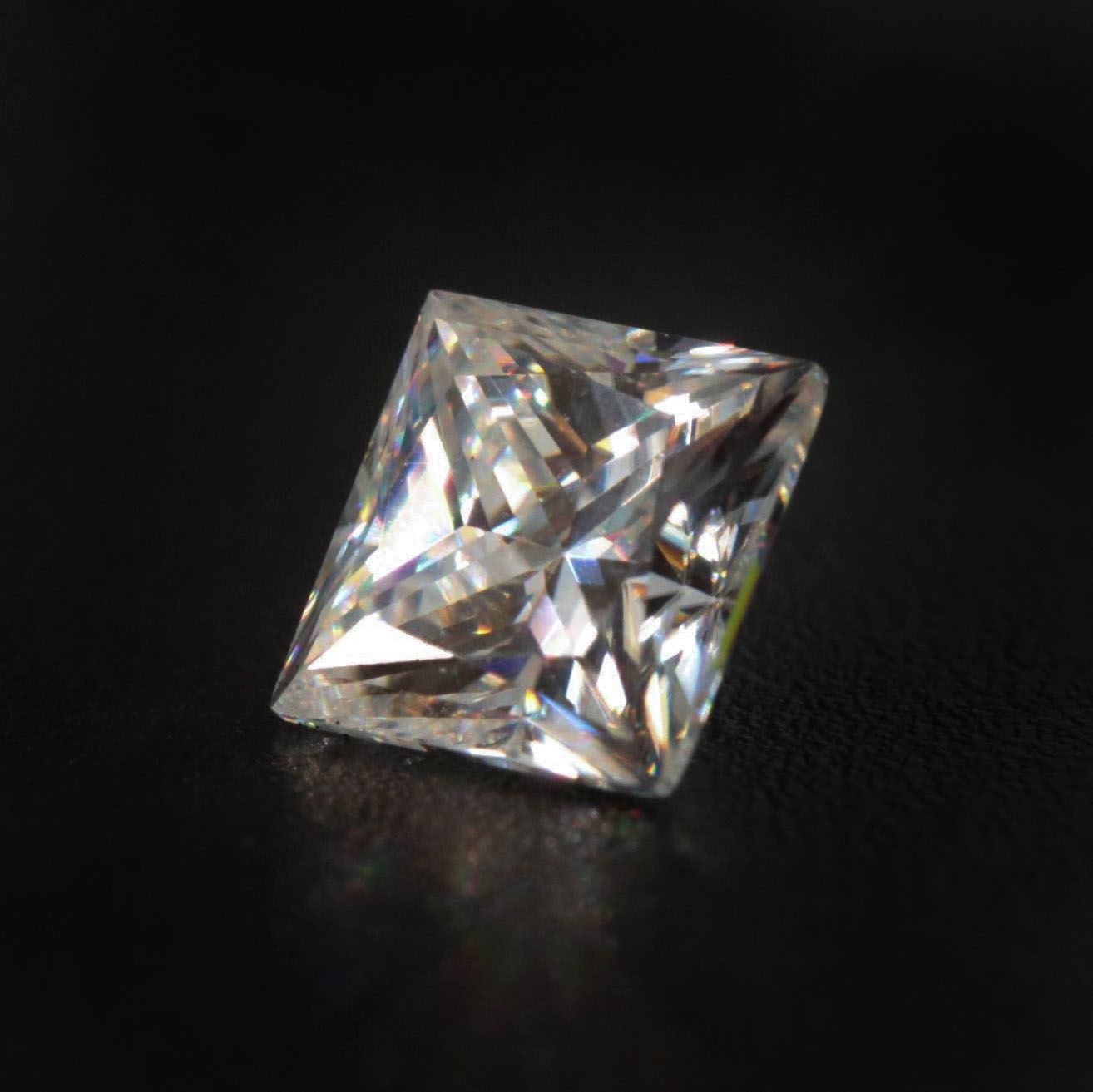 Loose 1.7 CTW Moissanite