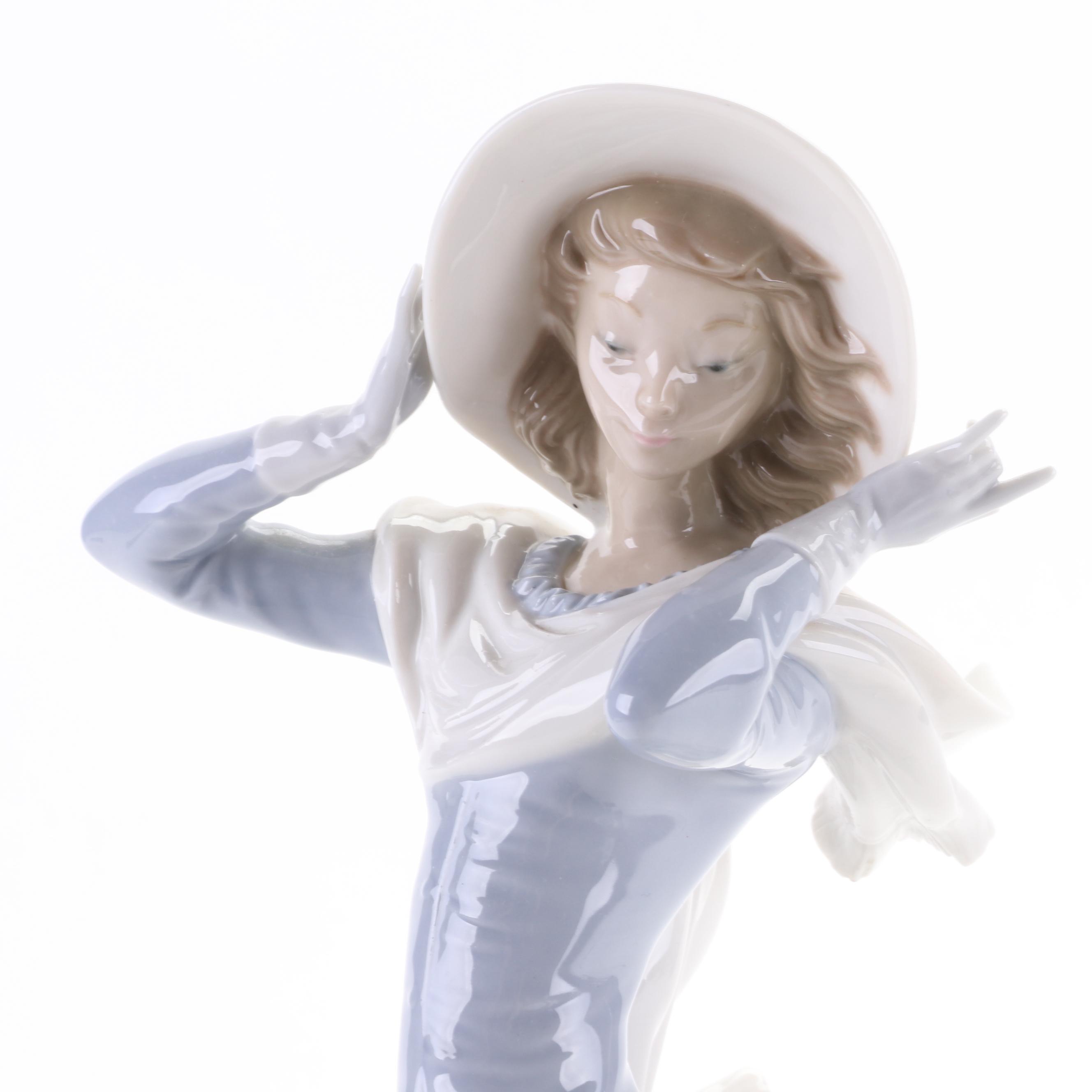 Lladró "Spring Breeze" Porcelain Figurine Designed by Vicente Martínez