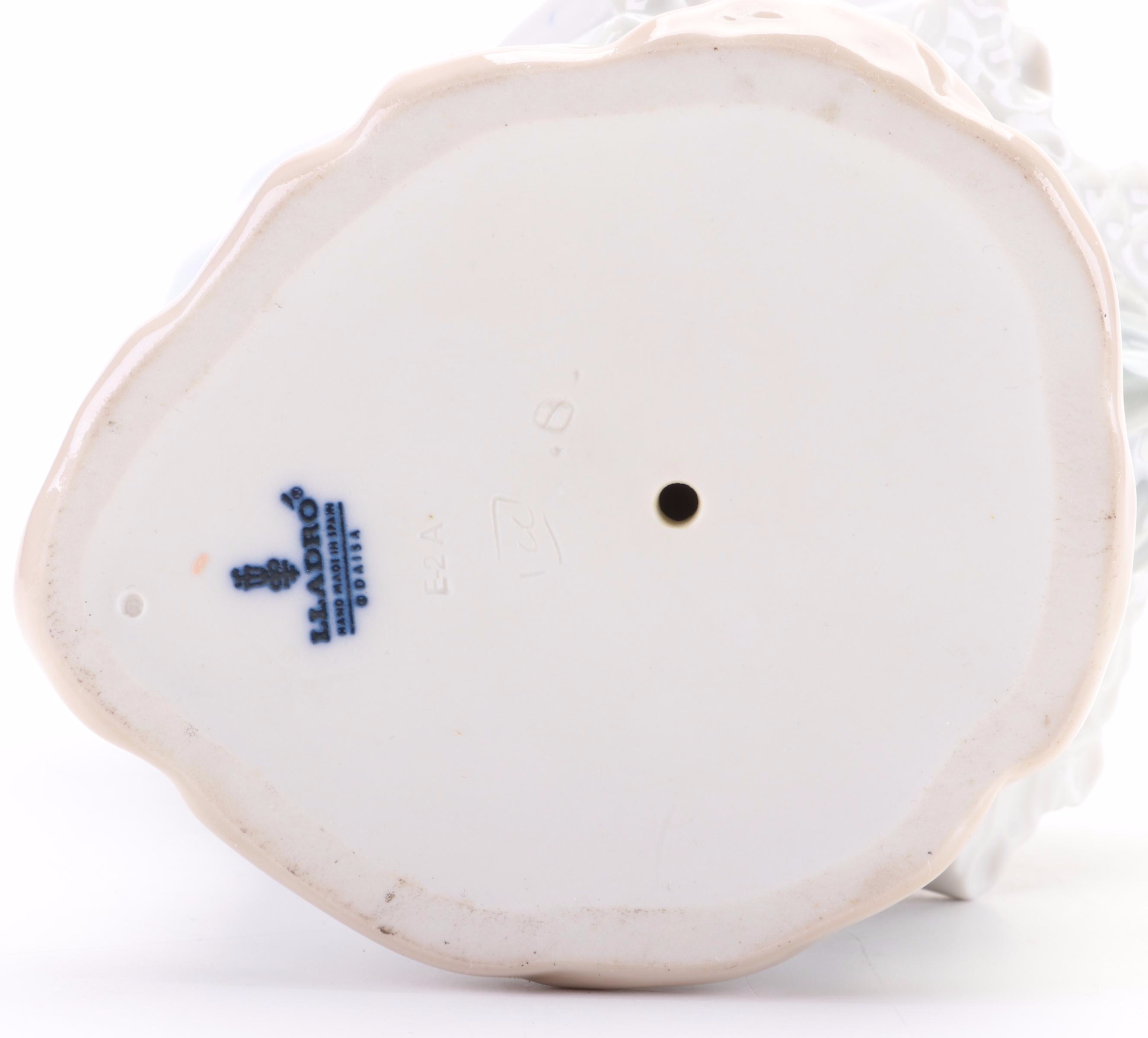 Lladró "Spring Breeze" Porcelain Figurine Designed by Vicente Martínez