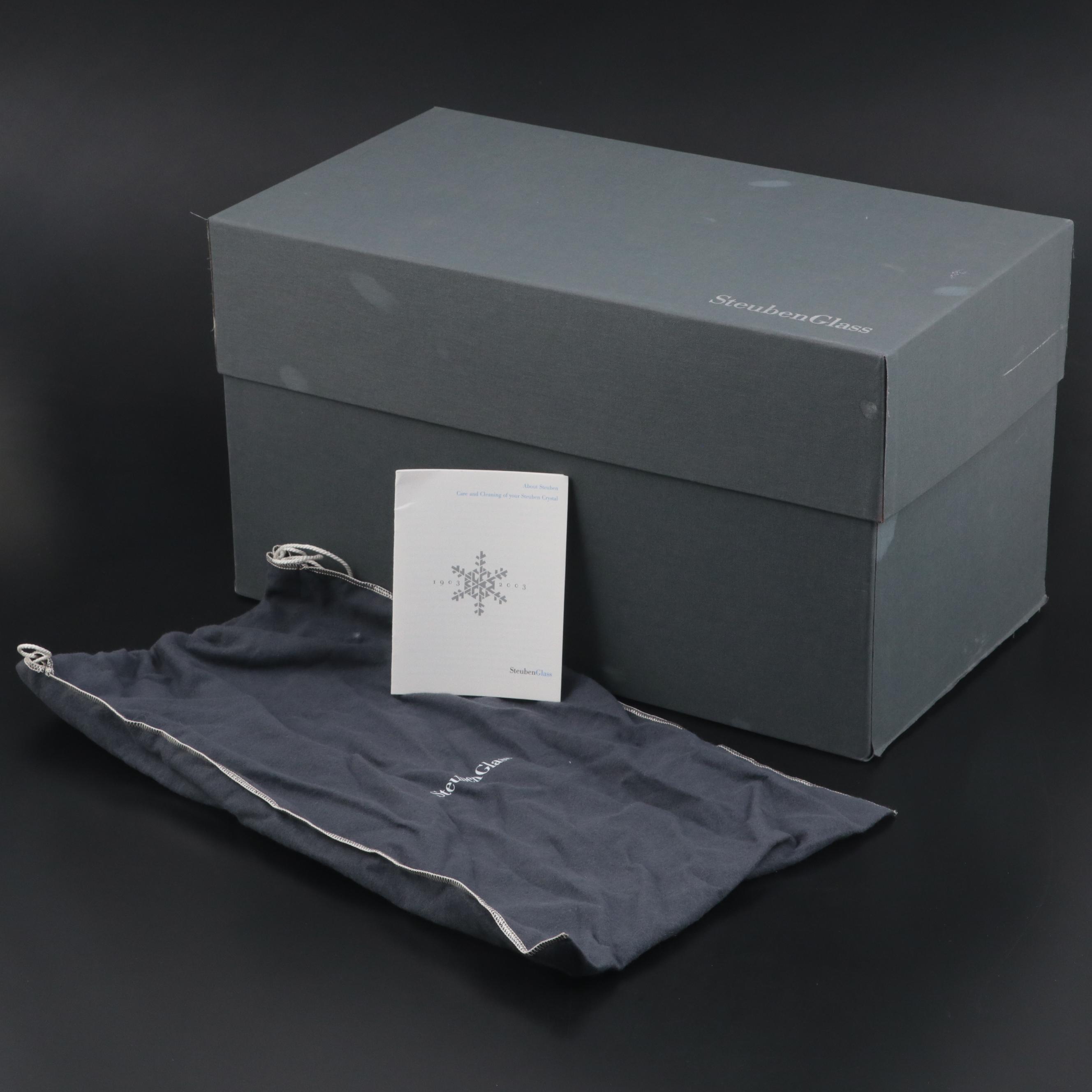 Steuben Art Glass Swan Statuette, Mid to Late 20th Century