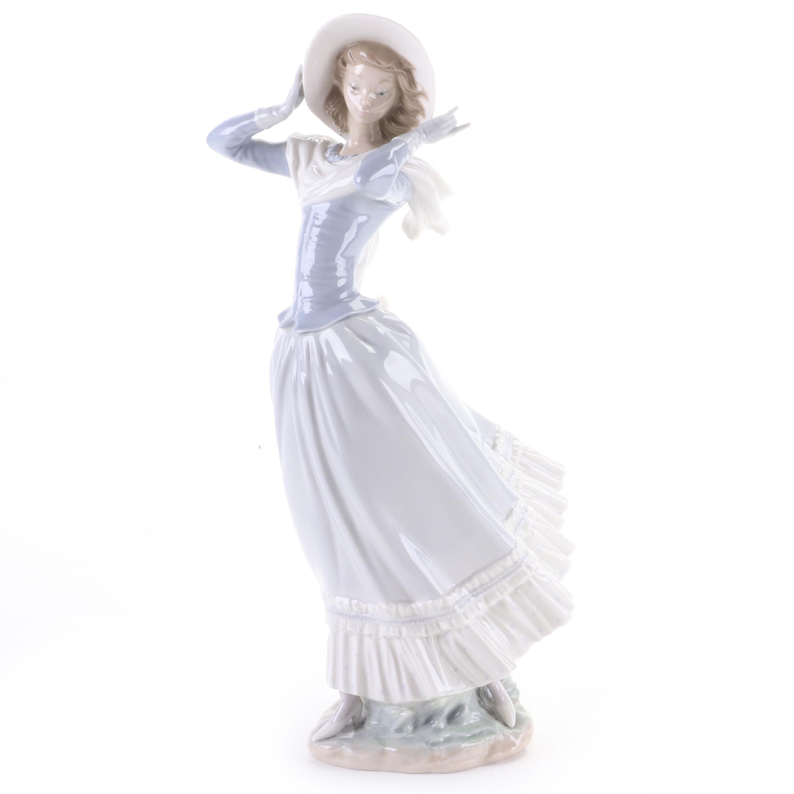 Lladró "Spring Breeze" Porcelain Figurine Designed by Vicente Martínez