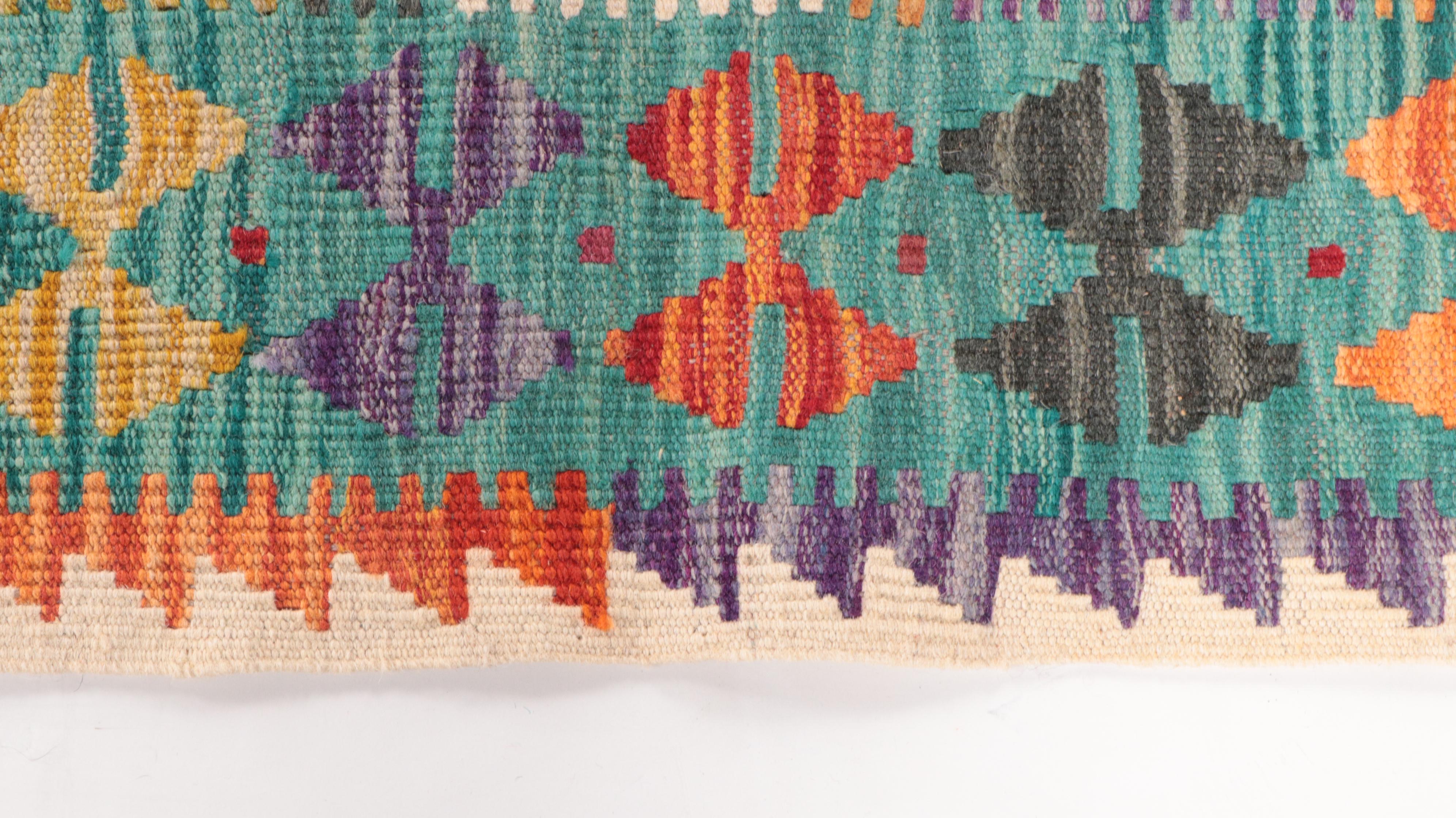 2'7 x 6'6 Handwoven Pakistani Kilim Carpet Runner