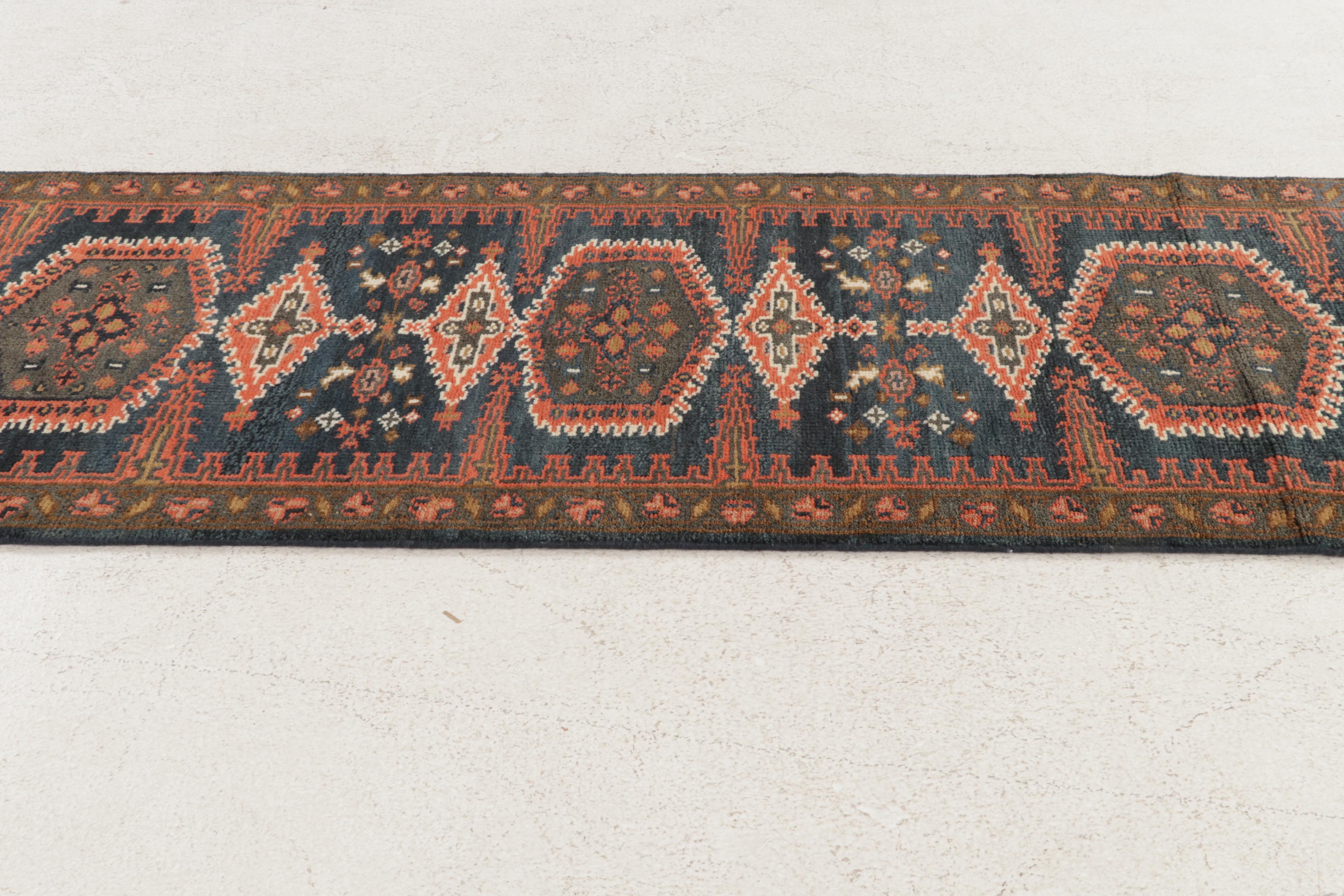 2'7 x 7'8 Hand-Knotted Persian Viss Carpet Runner