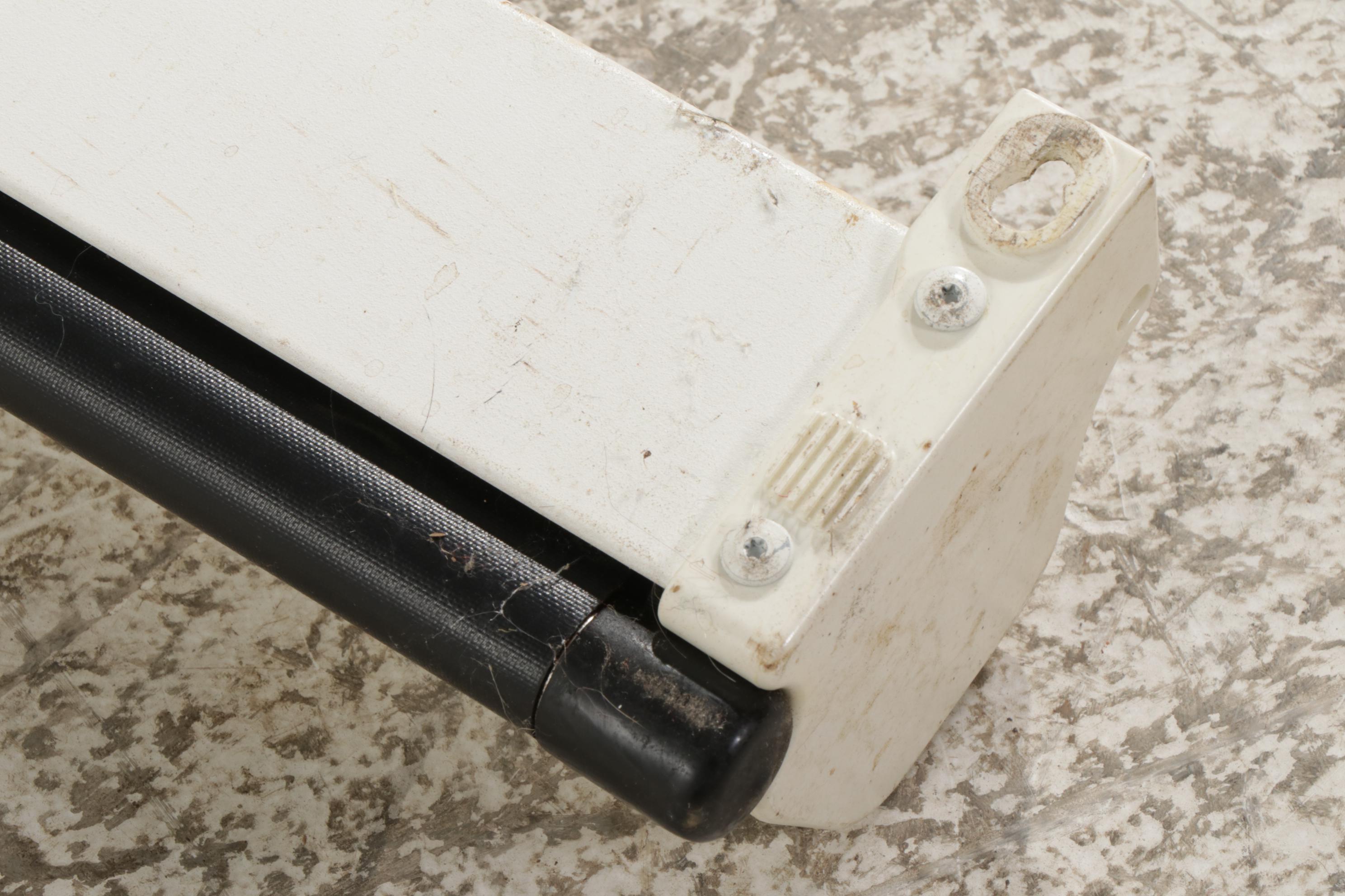 Draper Luma Wall Mounted Projection Screen