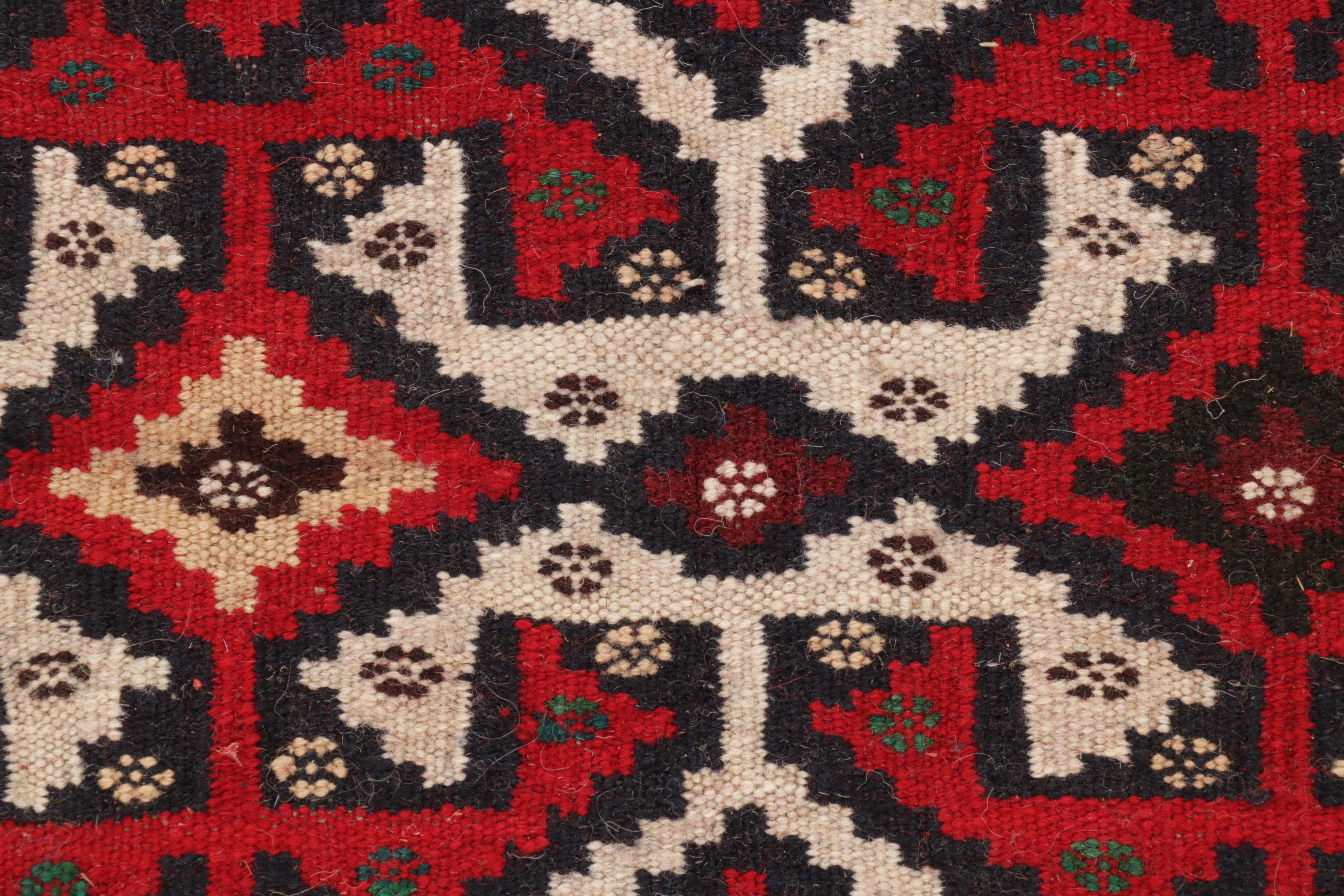 4'11 x 8'1 Handwoven Persian Qashqai Area Rug