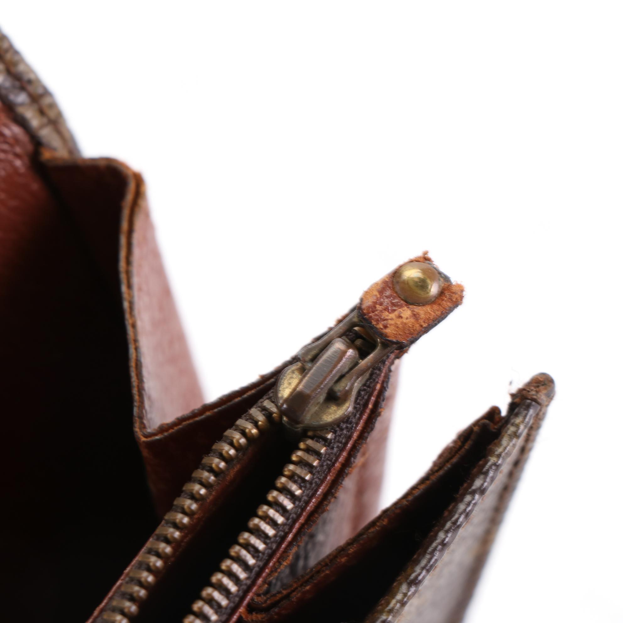 Louis Vuitton Sarah Wallet in Monogram Canvas