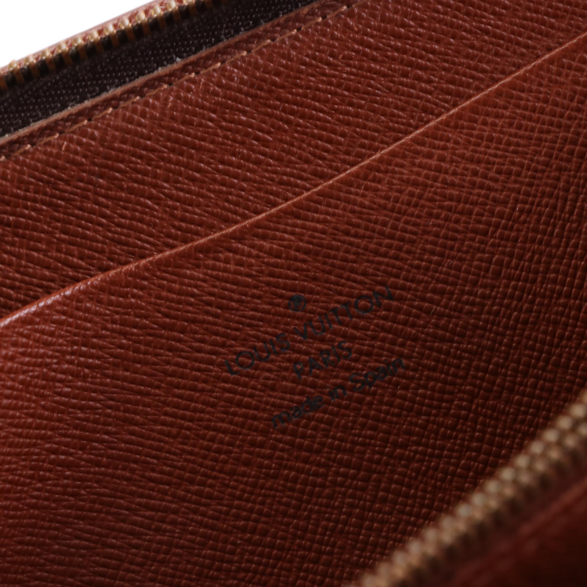 Louis Vuitton Porte-Monnaie Zippy Wallet in Monogram Canvas