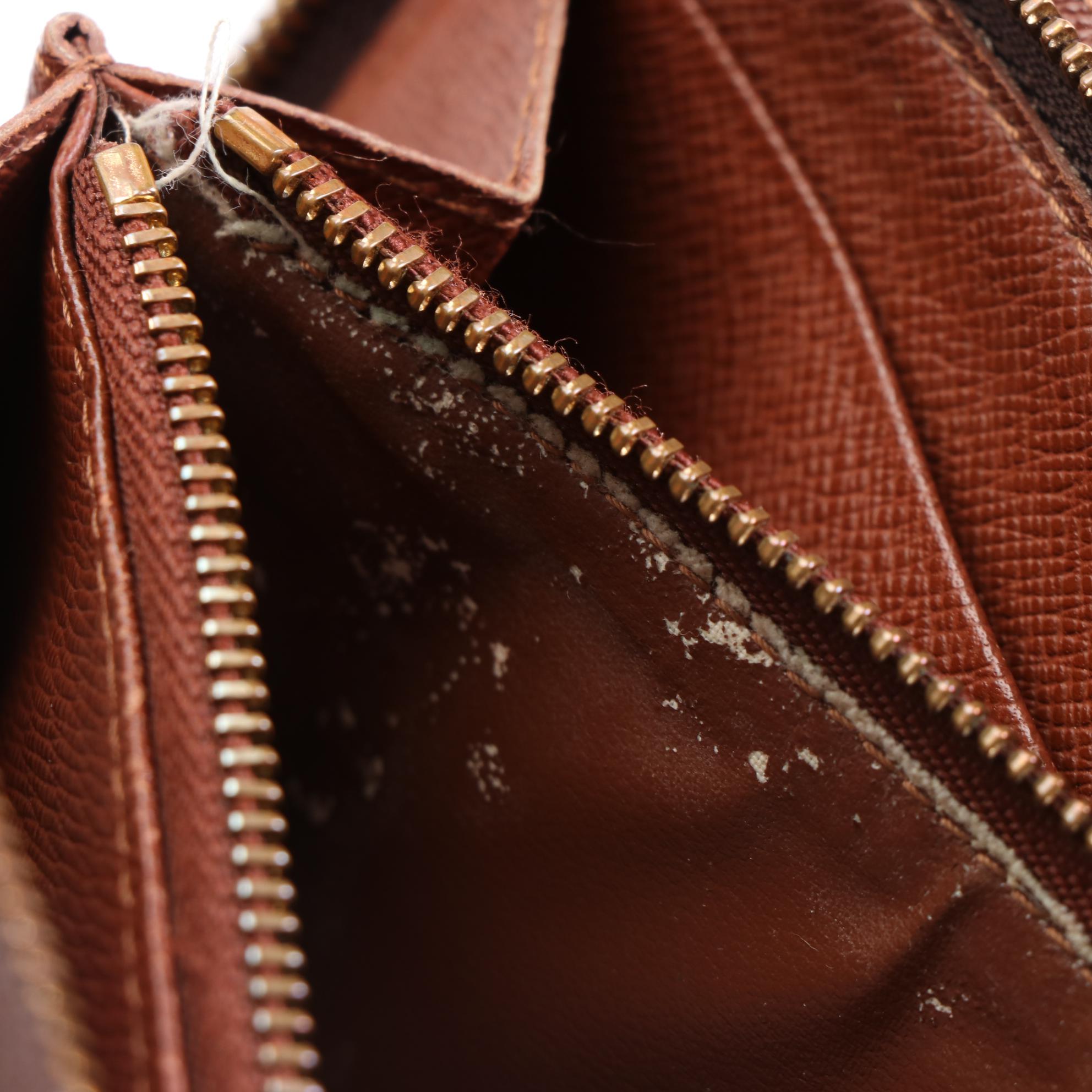 Louis Vuitton Porte-Monnaie Zippy Wallet in Monogram Canvas