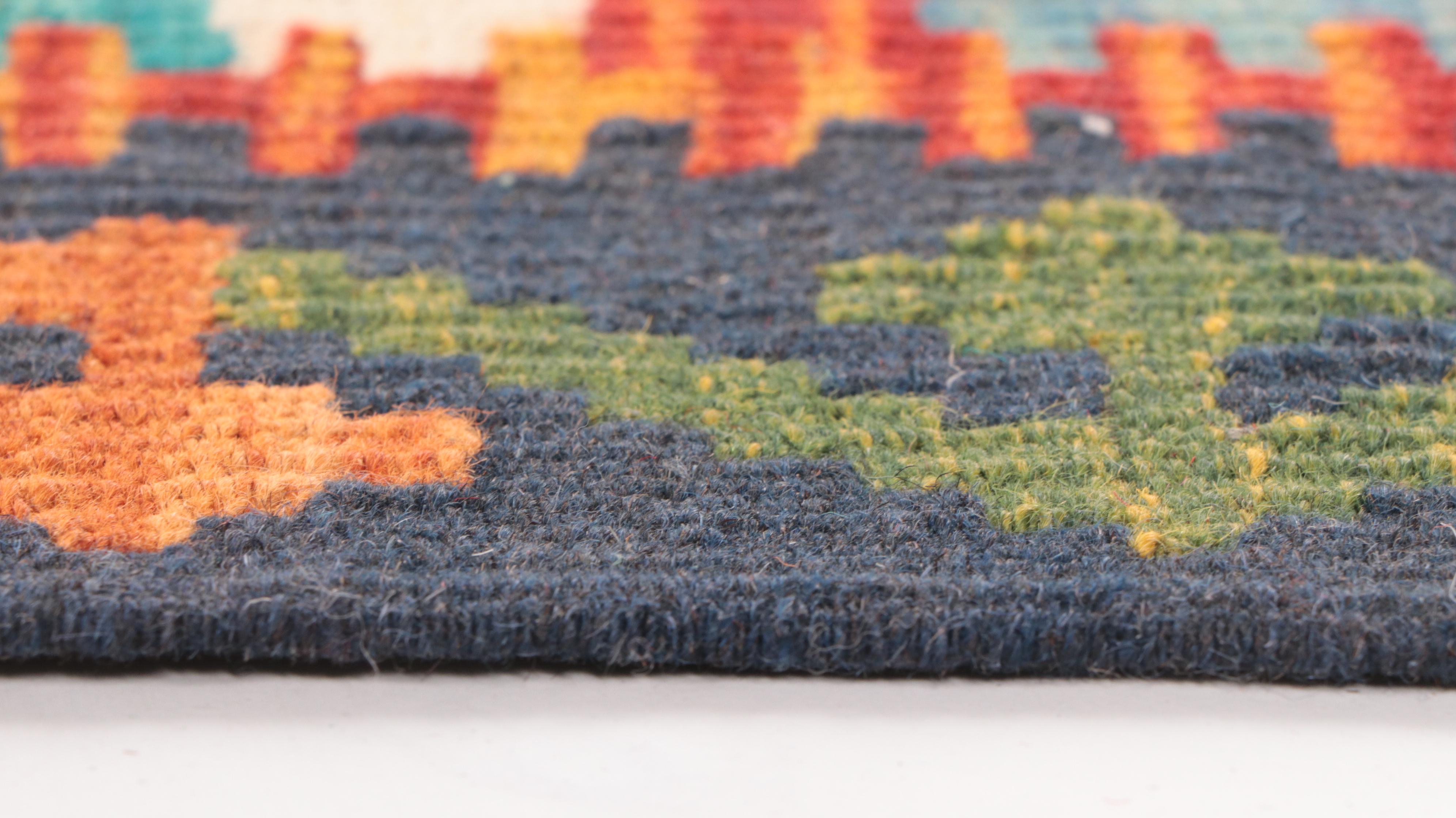 2'8 x 4'2 Handwoven Pakistani Kilim Accent Rug