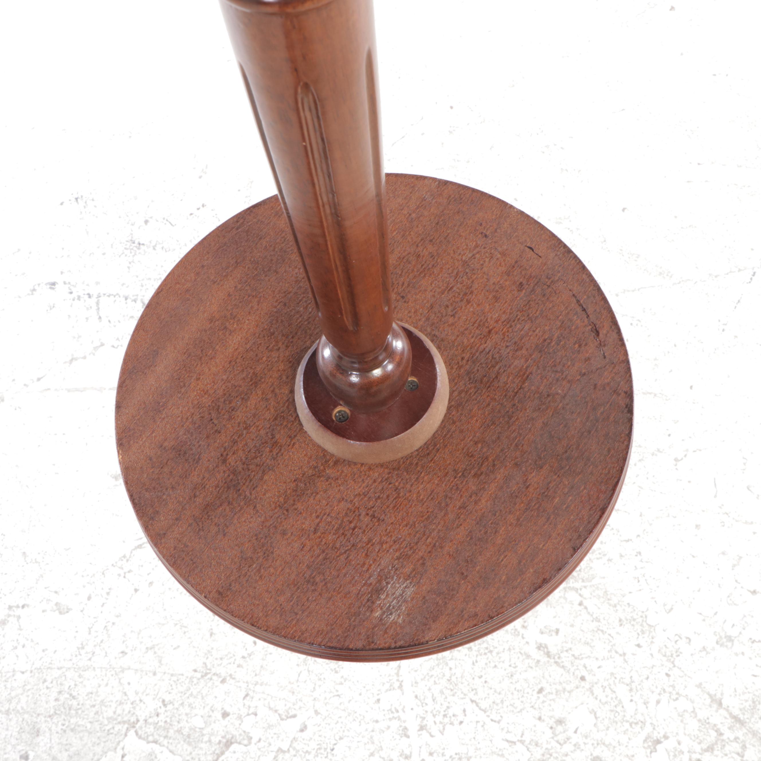 Federal Style Mahogany-Stained Pedestal