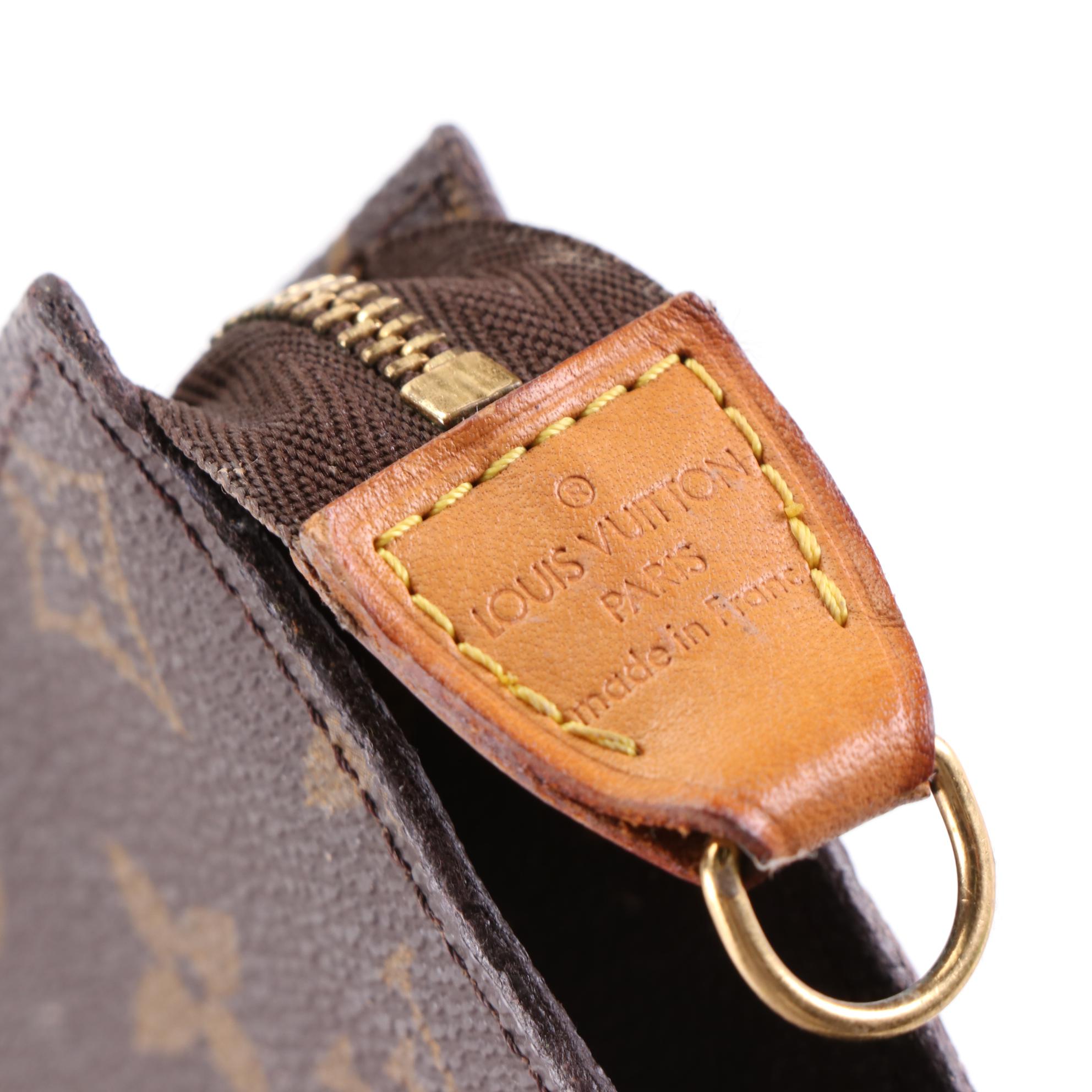 Louis Vuitton Bucket Bag Pouch GM in Monogram Canvas