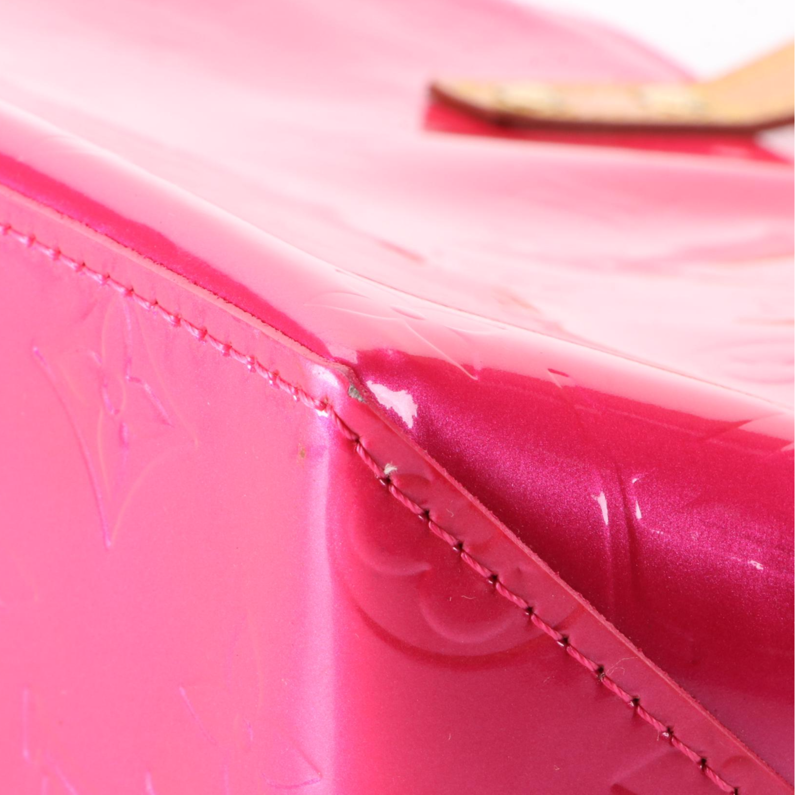 Louis Vuitton Reade PM in Fuchsia Monogram Vernis