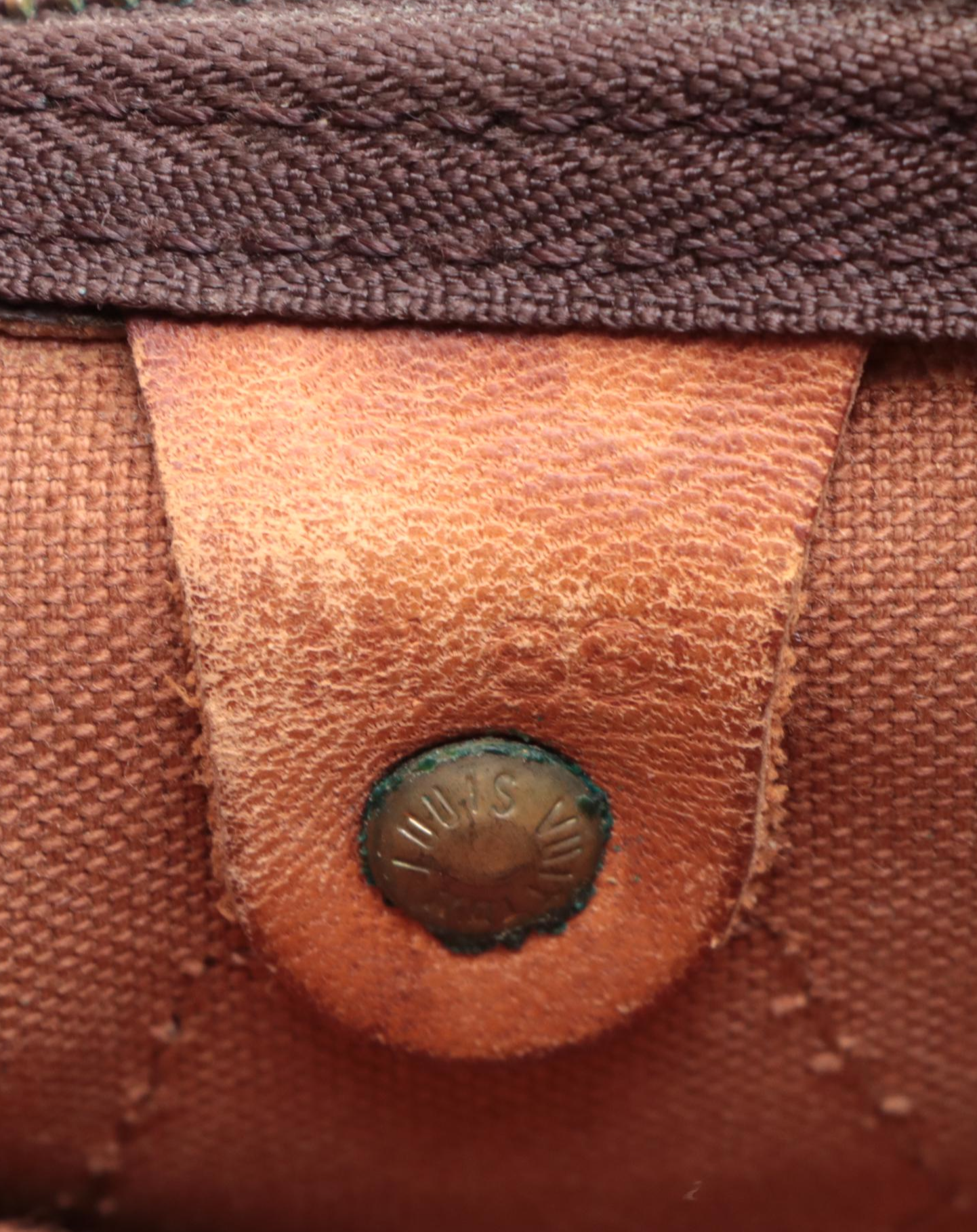 Louis Vuitton Speedy 25 Satchel in Monogram Canvas with Vachetta Leather