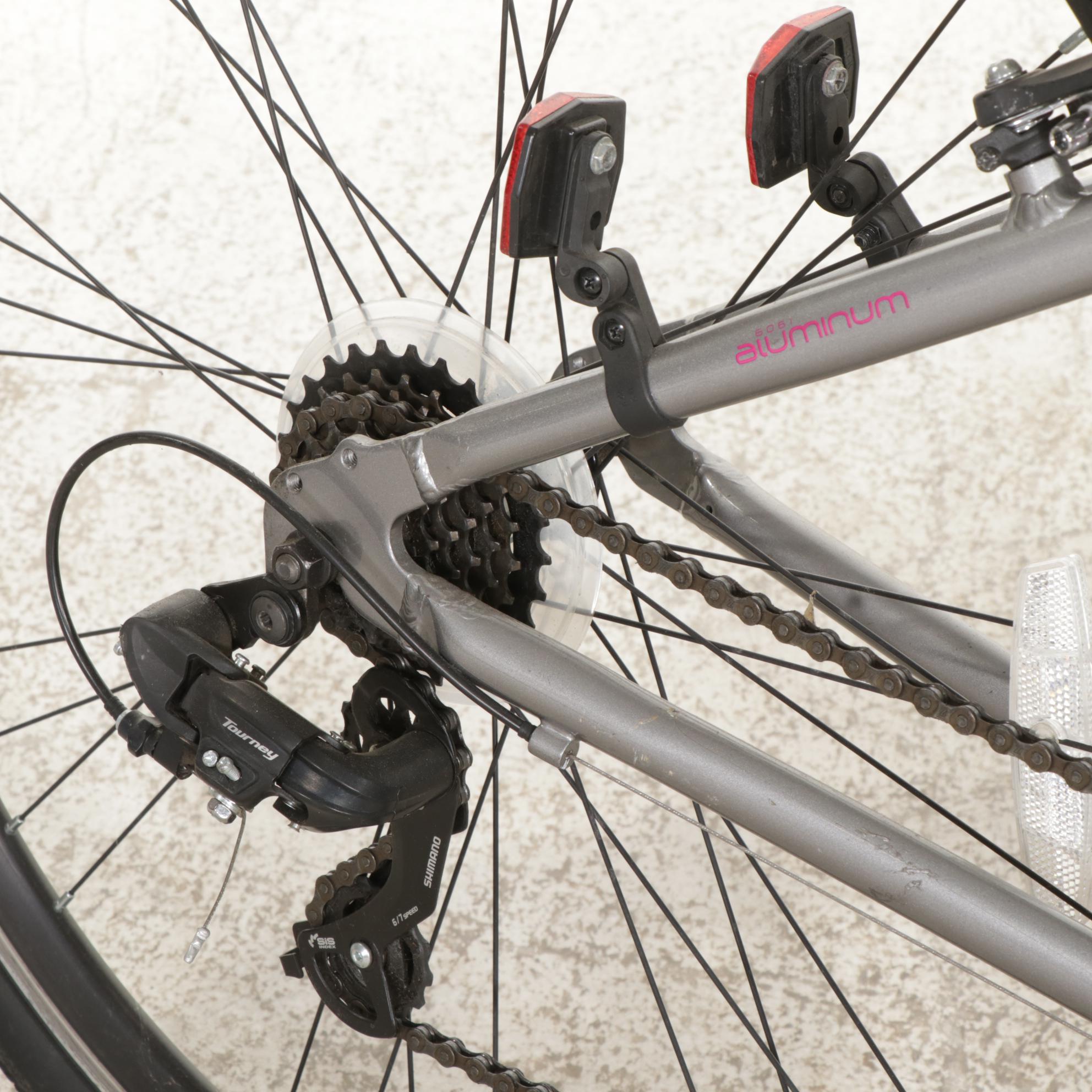 Schwinn Trailway 21-Speed Step Through Hybrid Bike