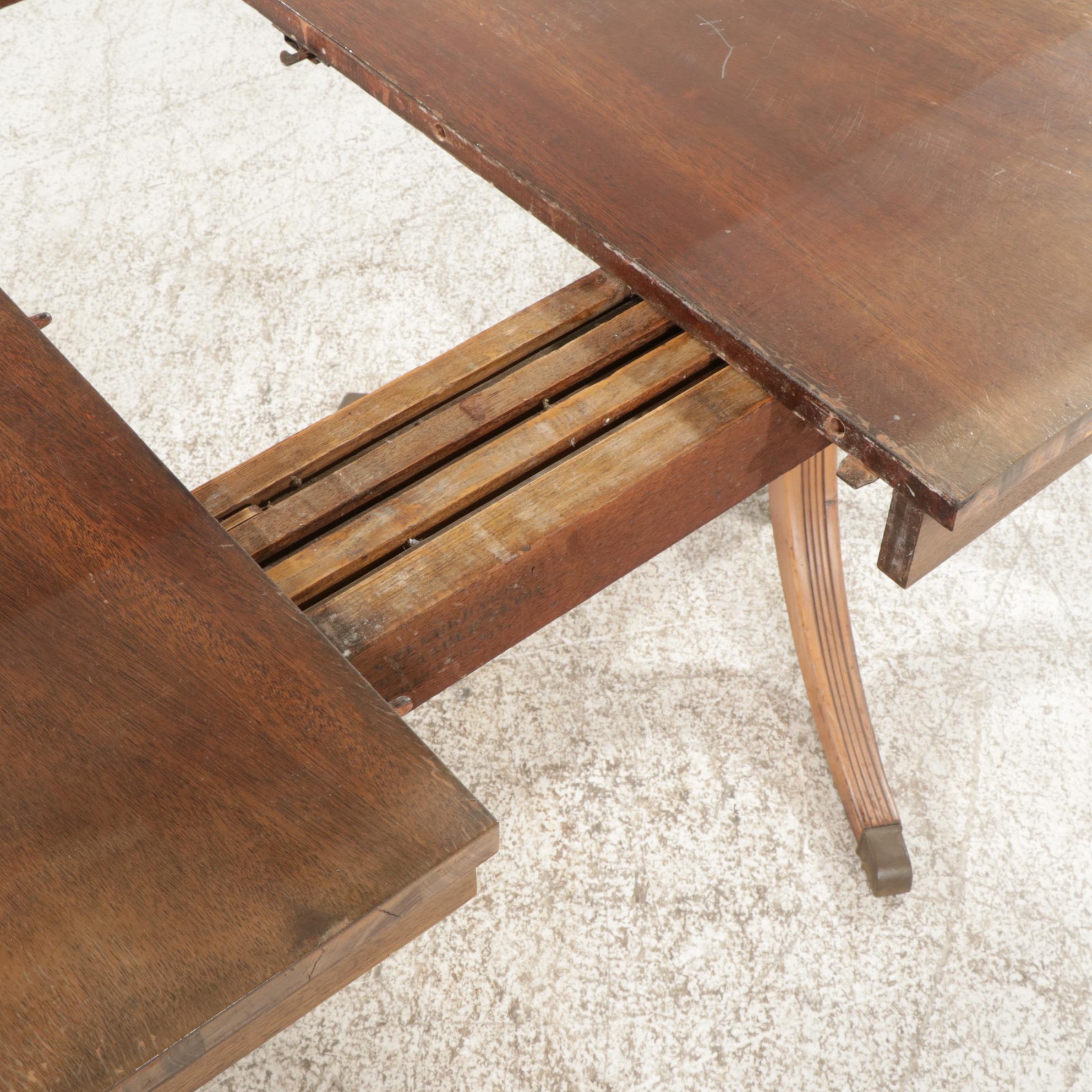 American Classical Style Mahogany Pedestal Dining Table, Early 20th Century