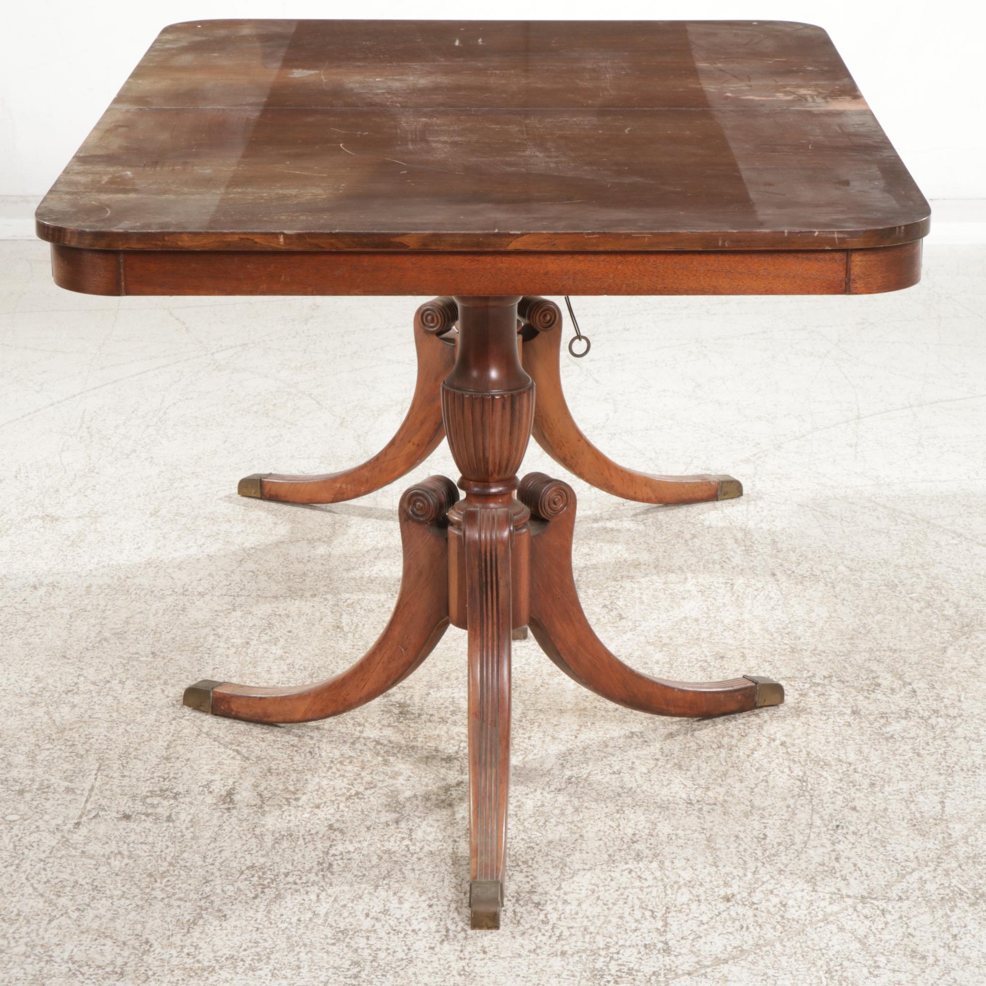 American Classical Style Mahogany Pedestal Dining Table, Early 20th Century