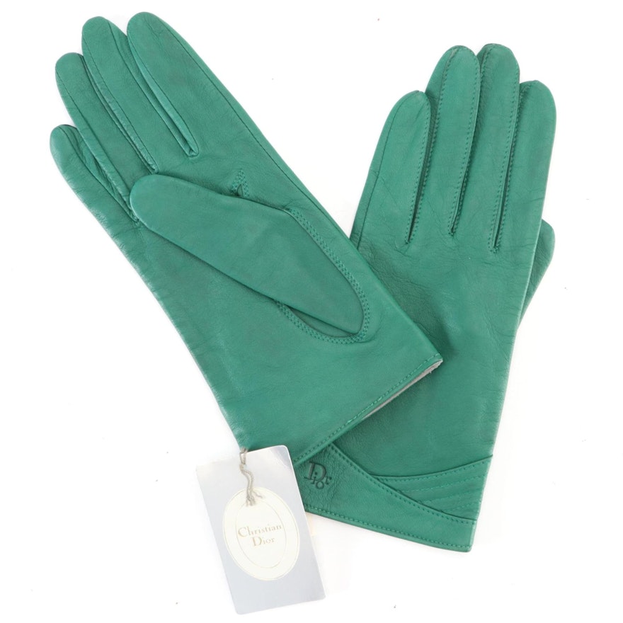 Christian Dior Gloves in Green Nappa Leather