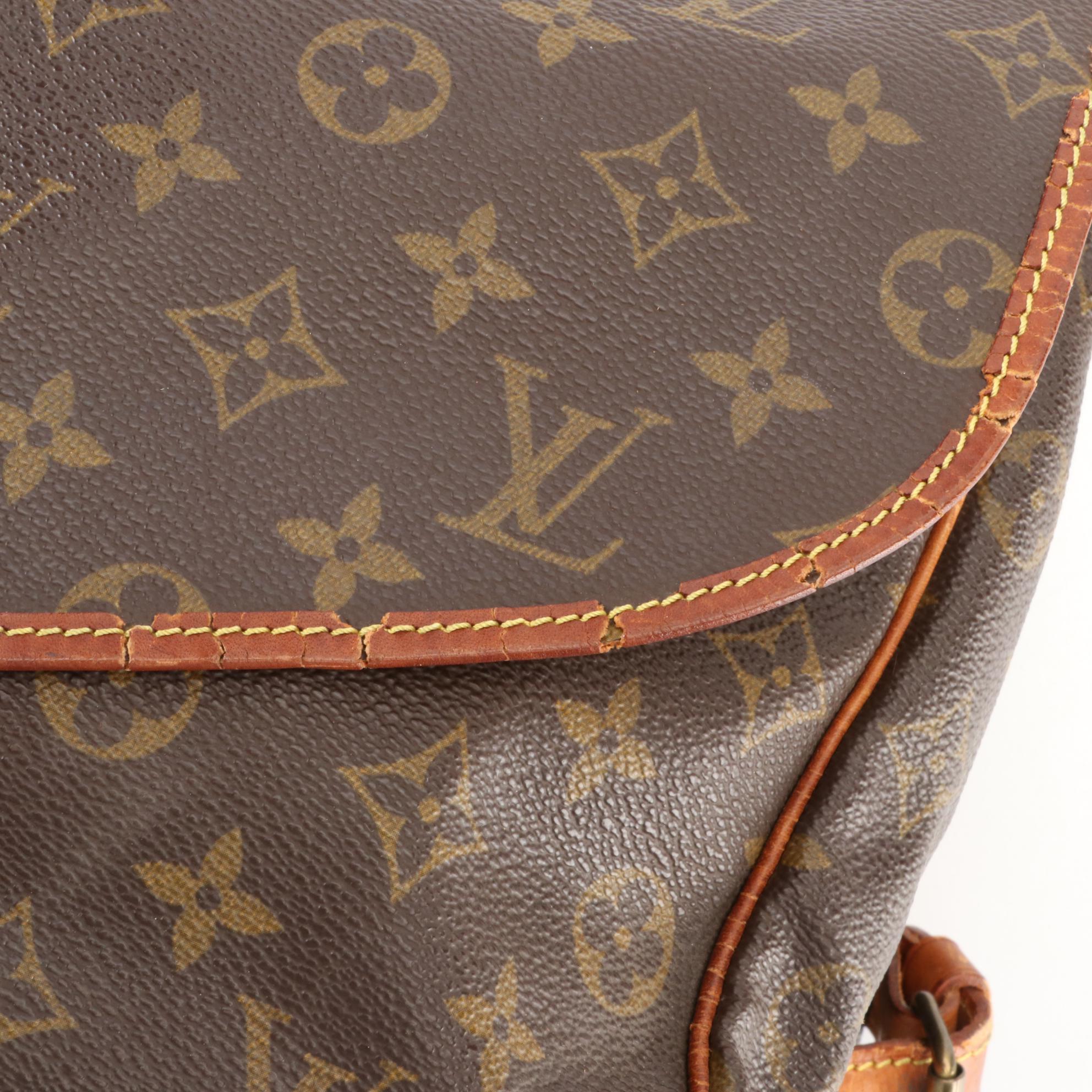 Louis Vuitton Saumur 35 Messenger Bag in Monogram Canvas and Vachetta Leather