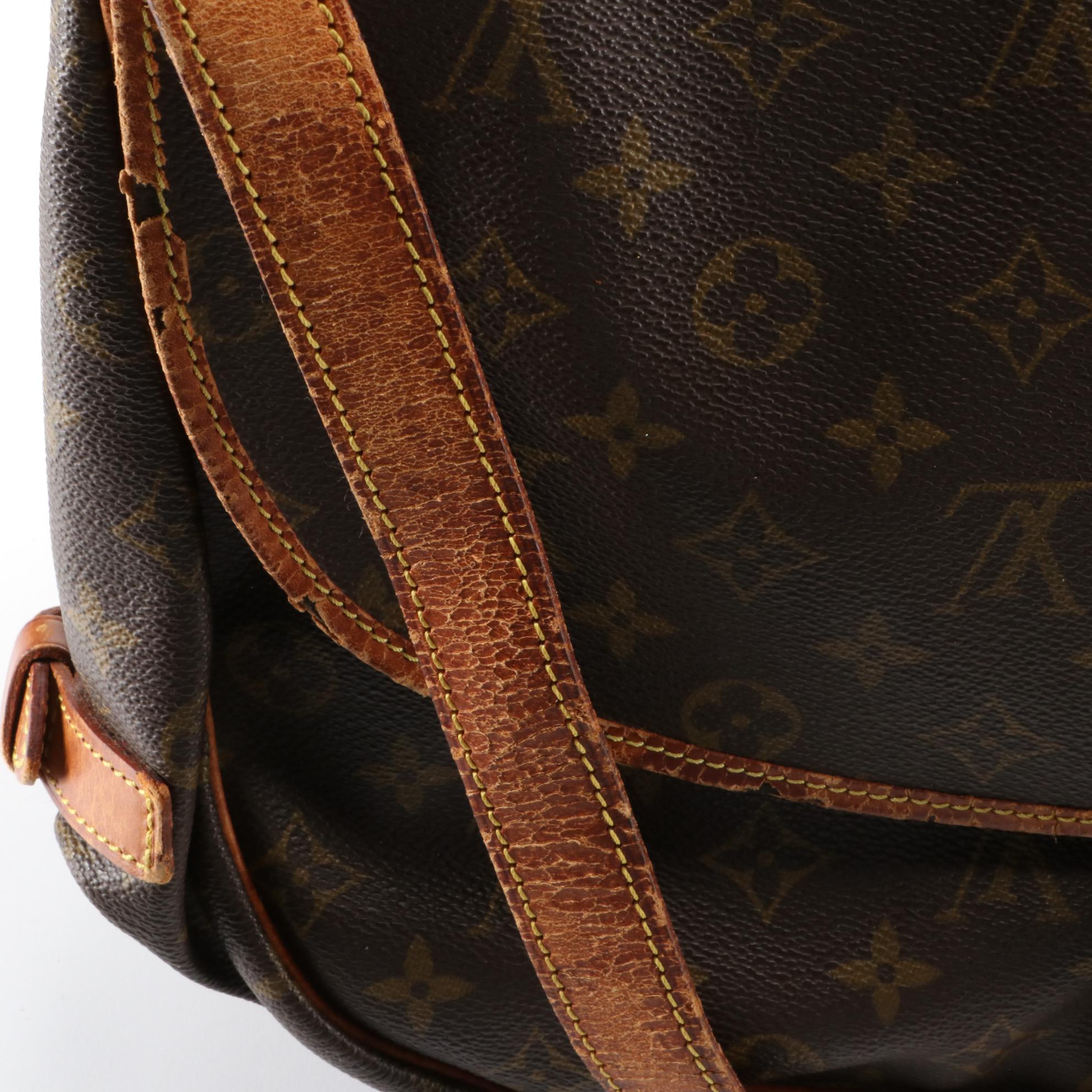 Louis Vuitton Saumur 35 Messenger Bag in Monogram Canvas and Vachetta Leather