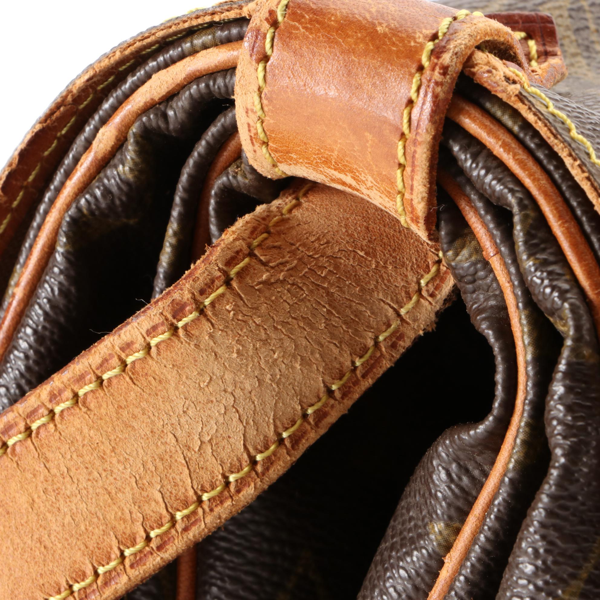 Louis Vuitton Saumur 35 Messenger Bag in Monogram Canvas and Vachetta Leather