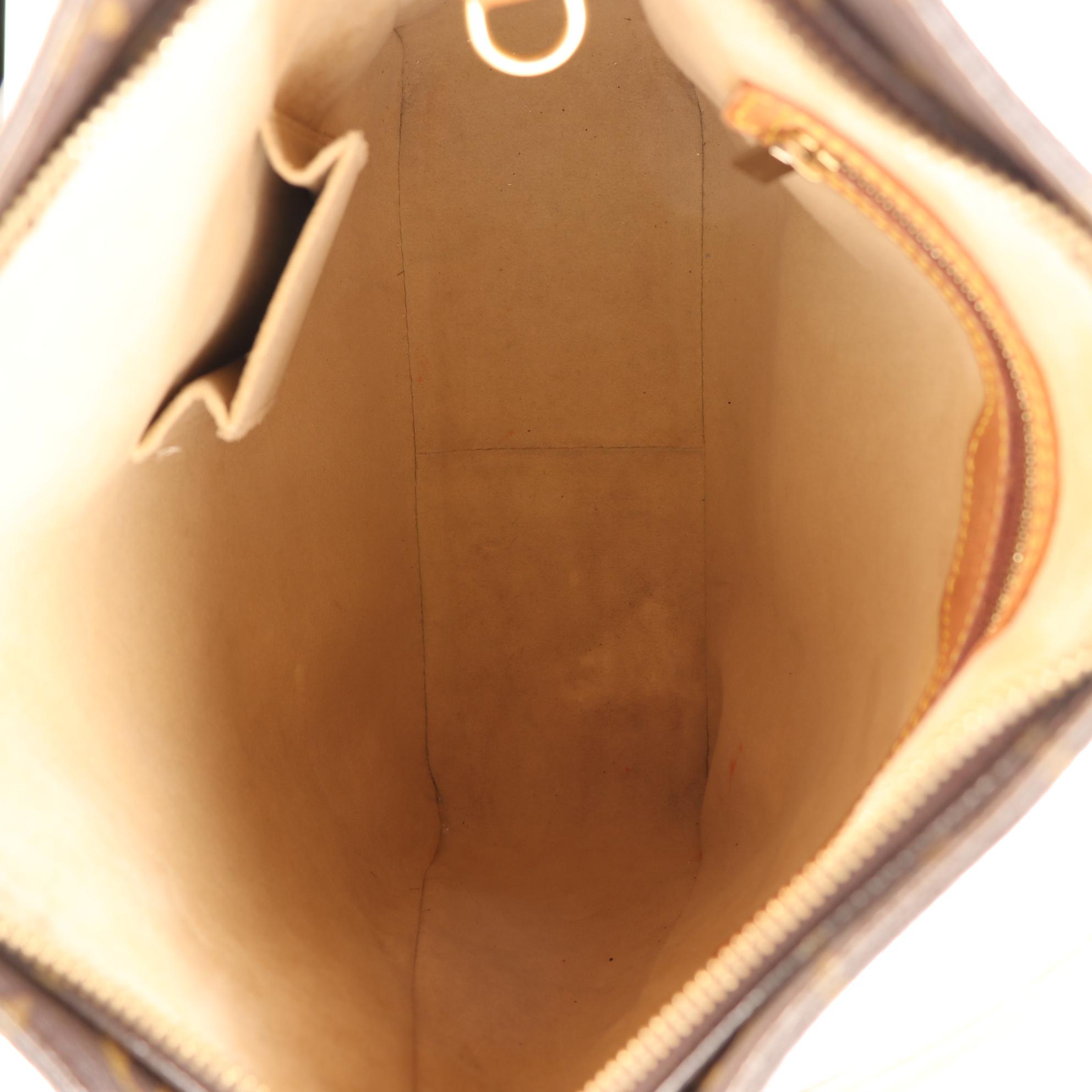 Louis Vuitton Looping MM Bag in Monogram Canvas and Vachetta Leather