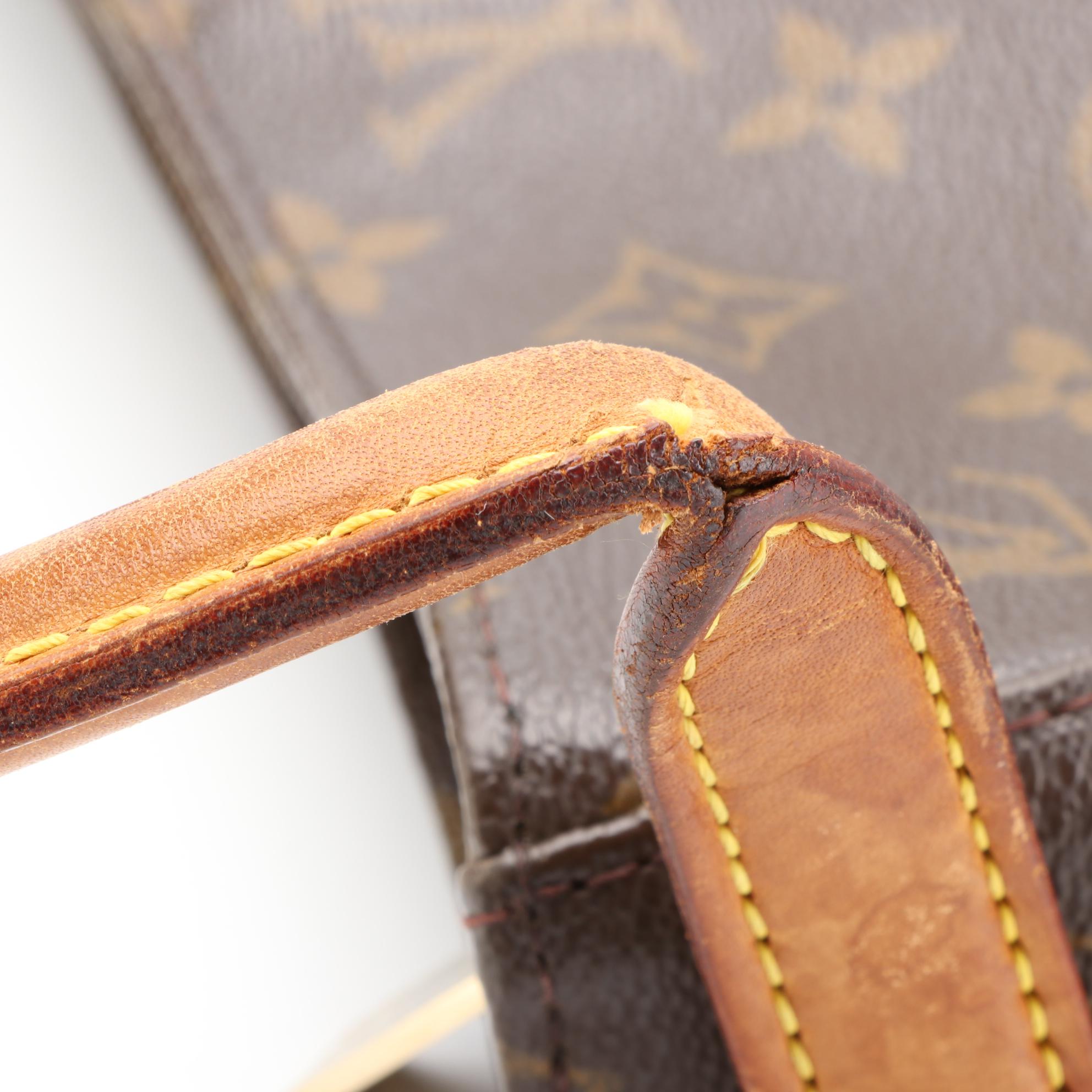 Louis Vuitton Looping MM Bag in Monogram Canvas and Vachetta Leather