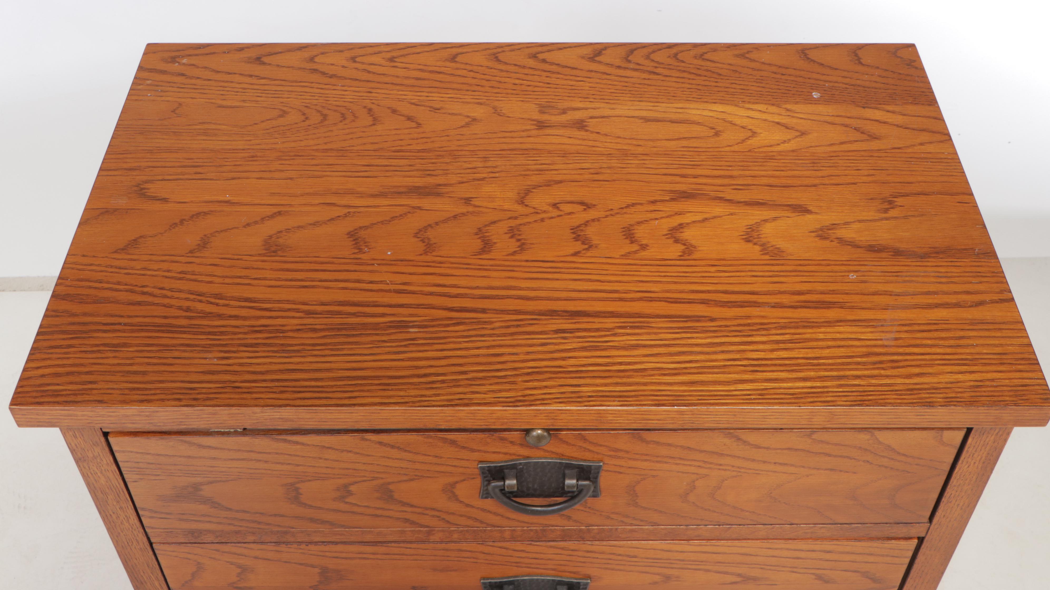 Thomasville "Impressions" Arts and Crafts Style Oak Three-Drawer Nightstand