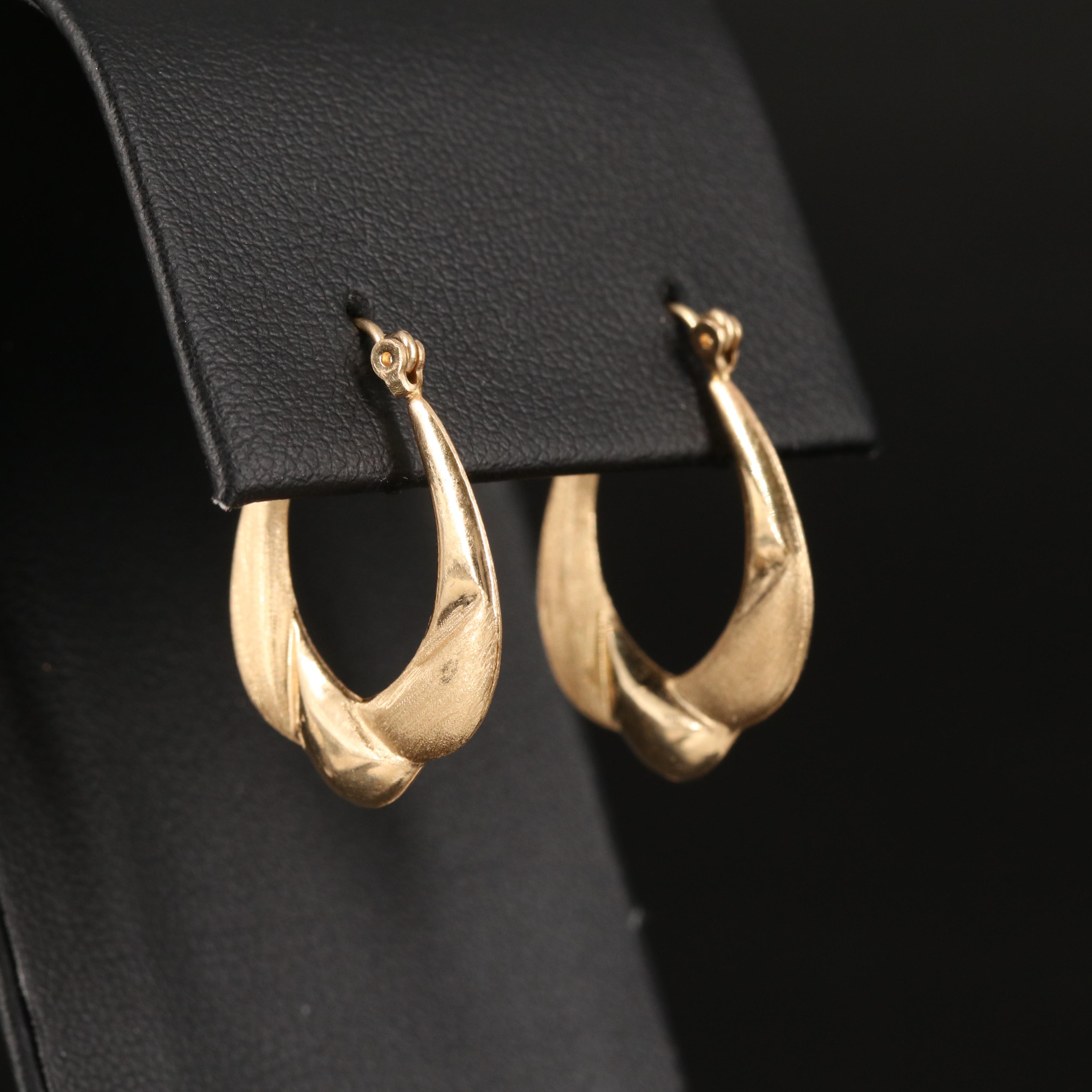 14K Fluted Hoop Earrings