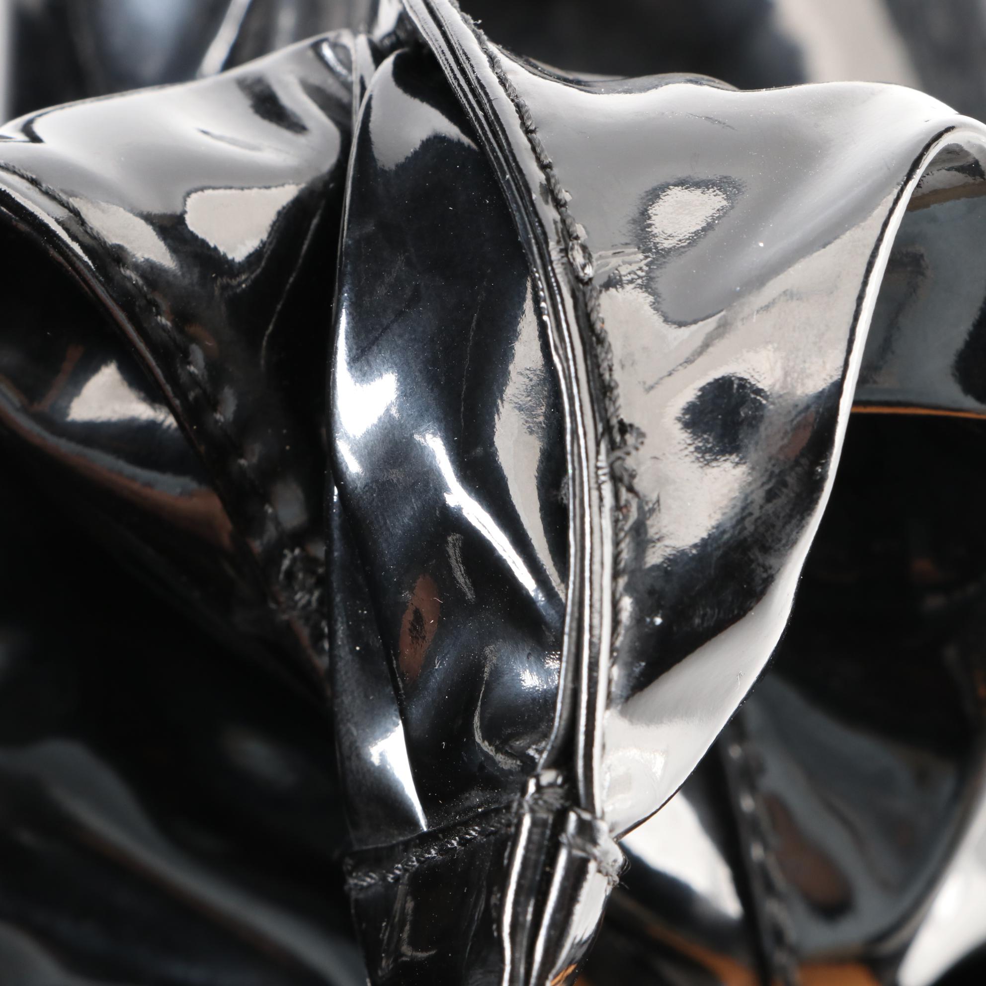 Valentino Garavani Nuage Bow Large Shoulder Bag in Patent Leather