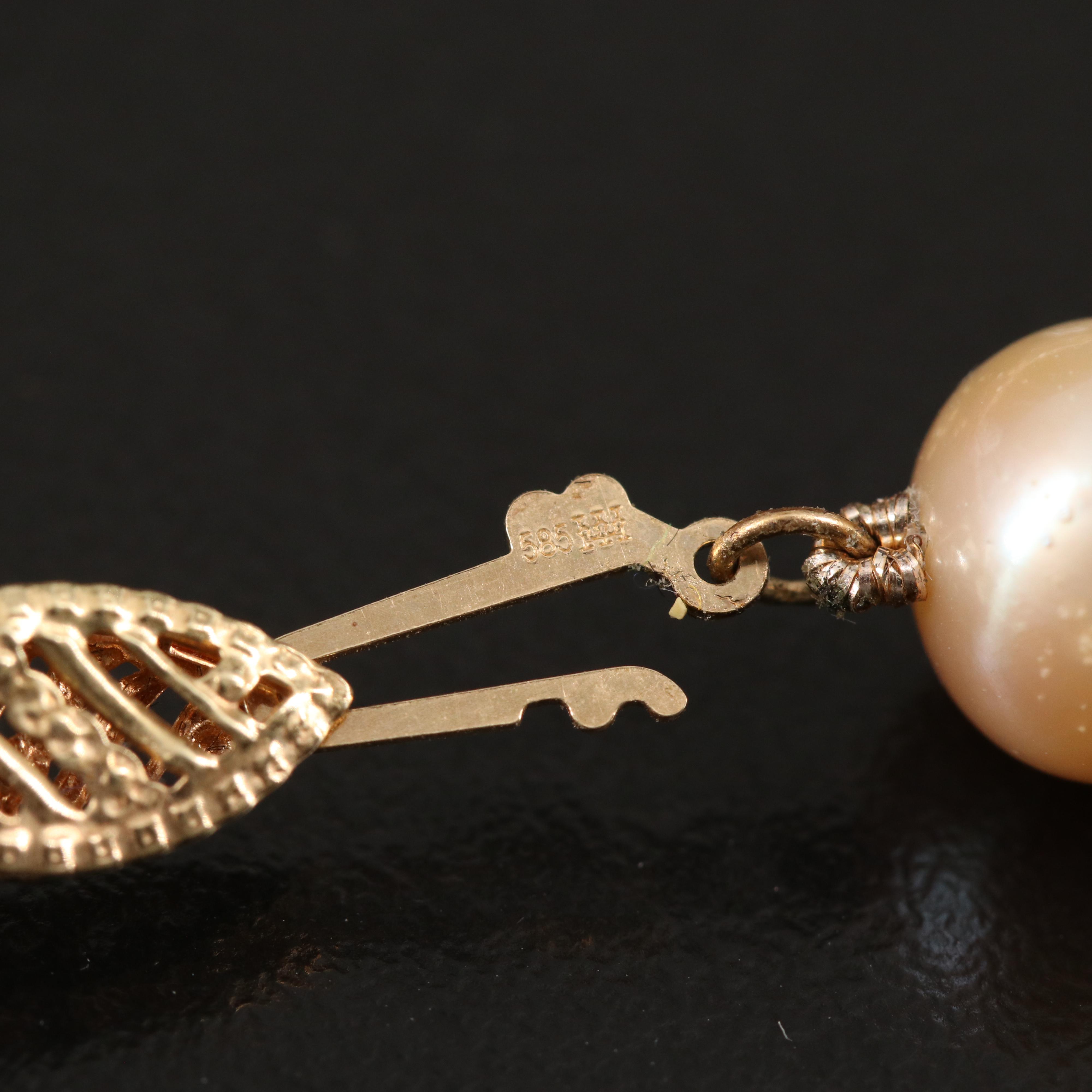 Pearl Necklace with 14K Clasp